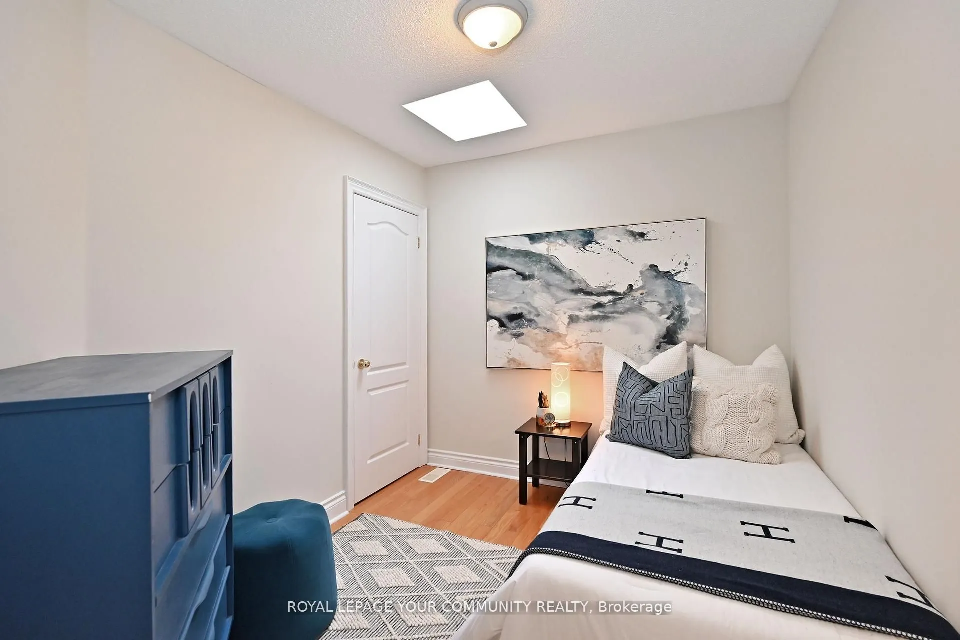 50 The Queensway S