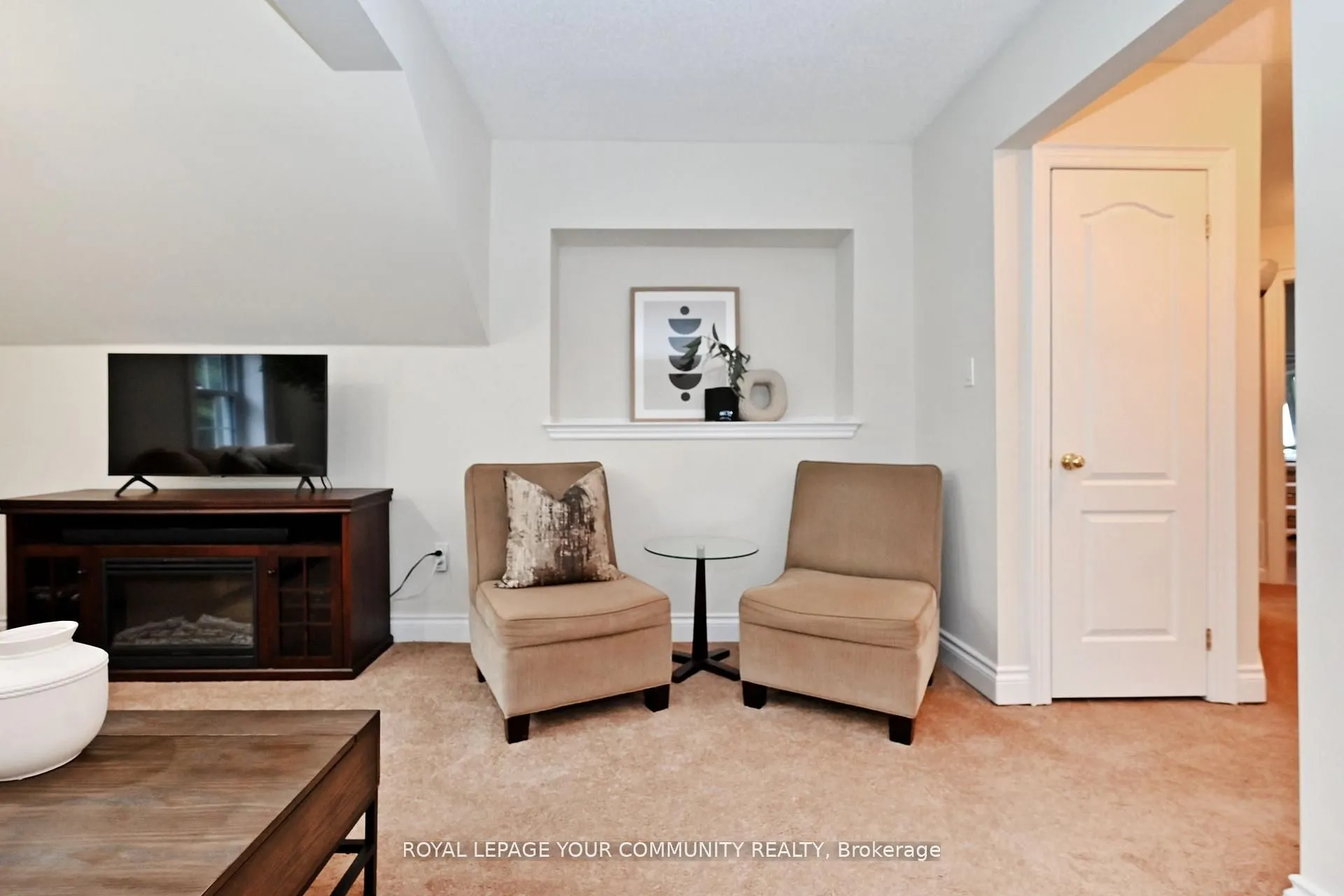 50 The Queensway S