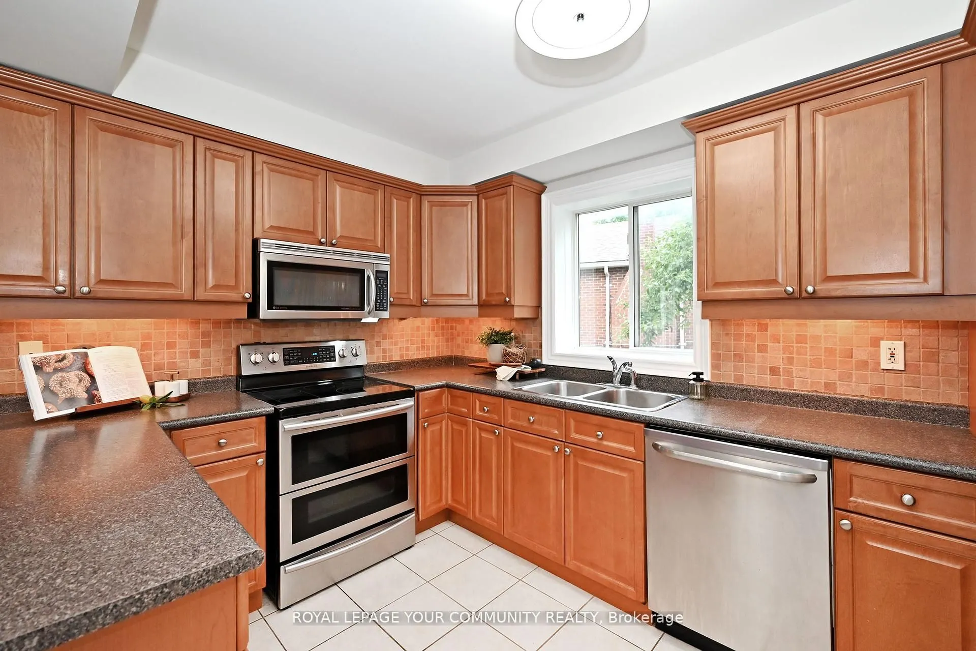 50 The Queensway S