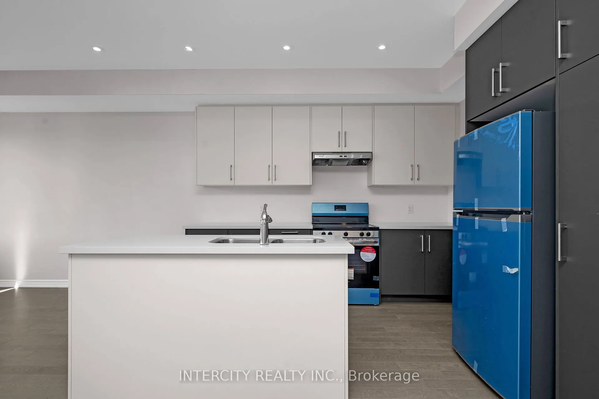 83 Puisaya Drive