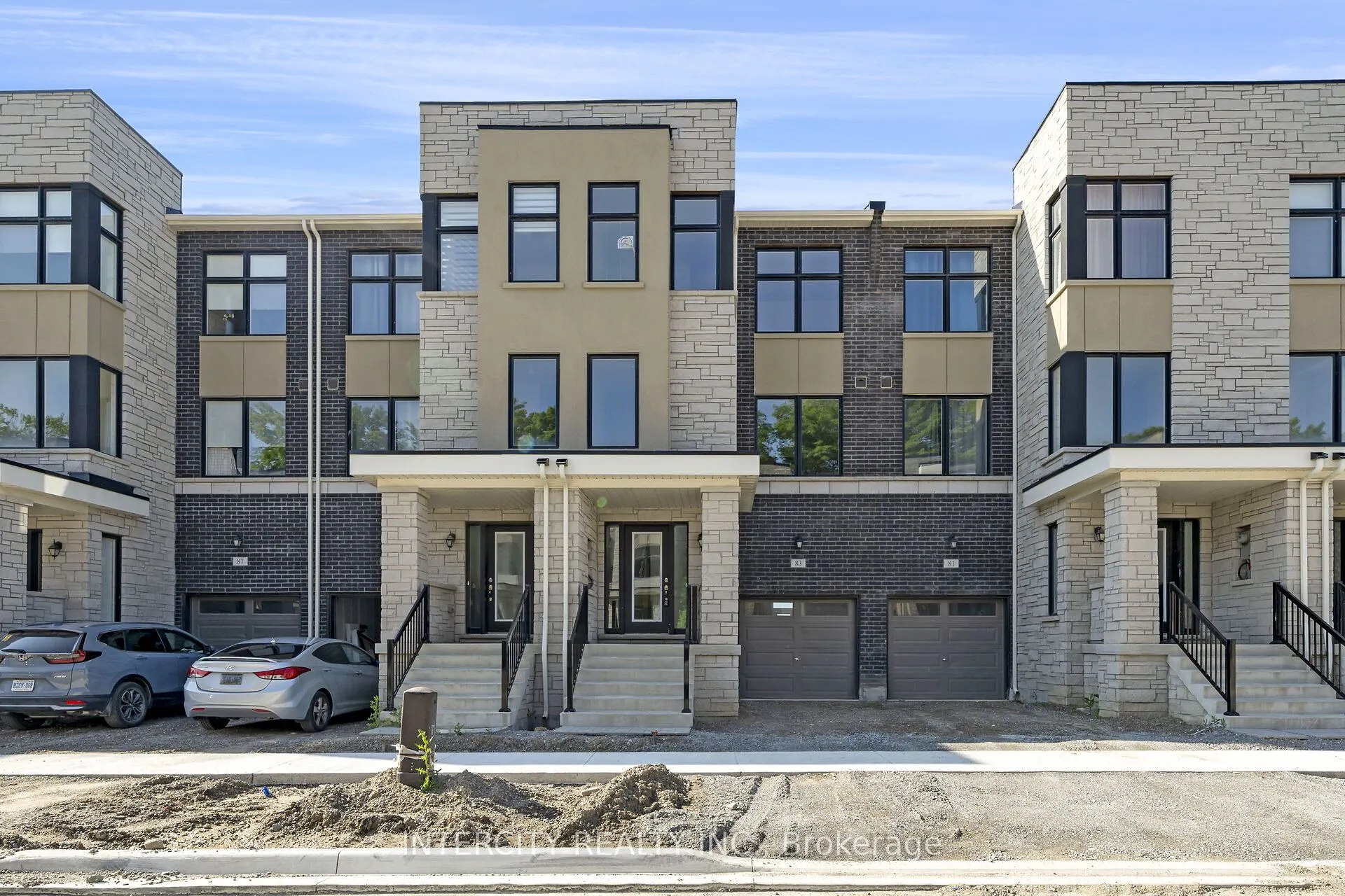 83 Puisaya Drive