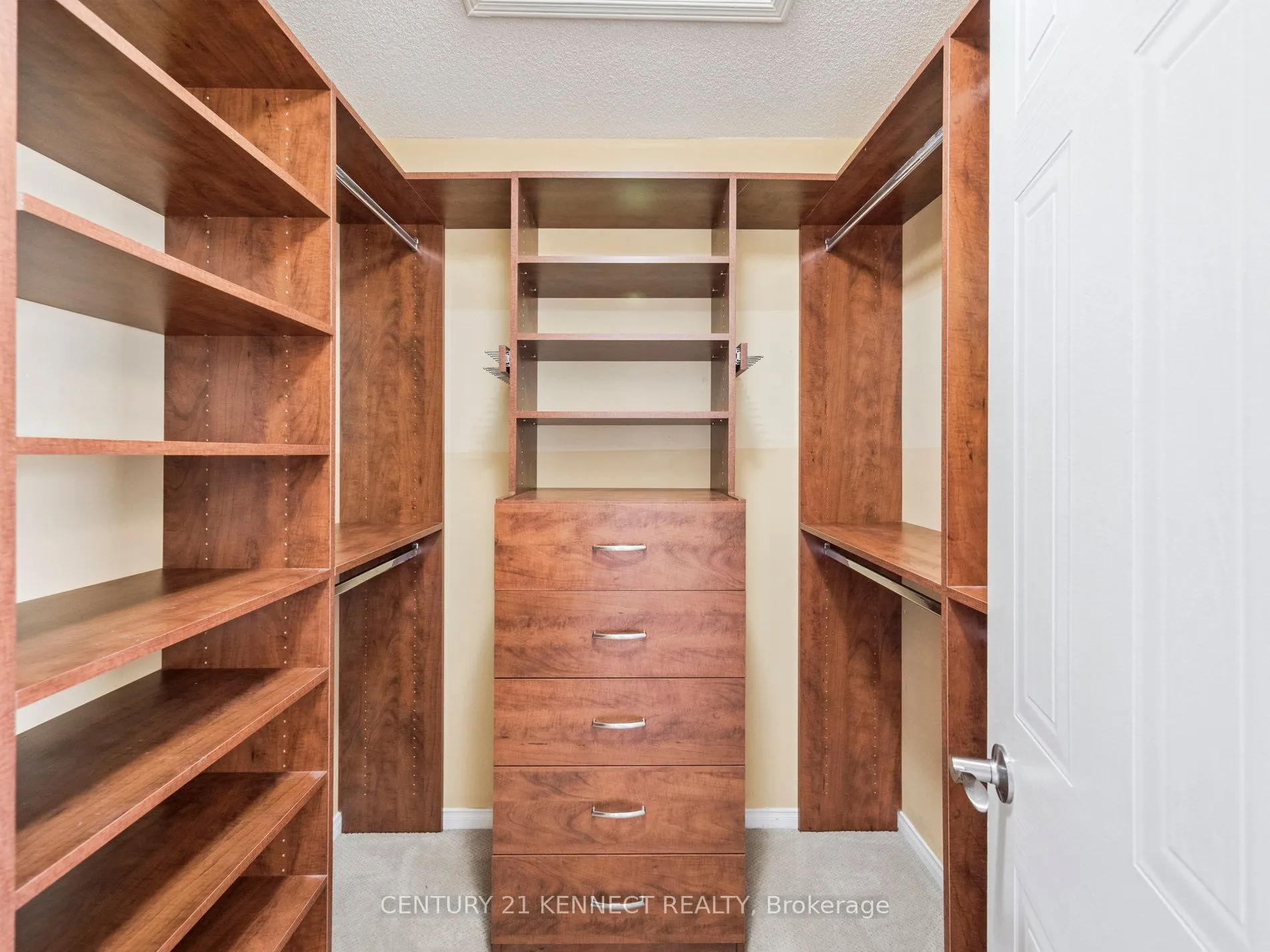 69 Silver Stream Avenue