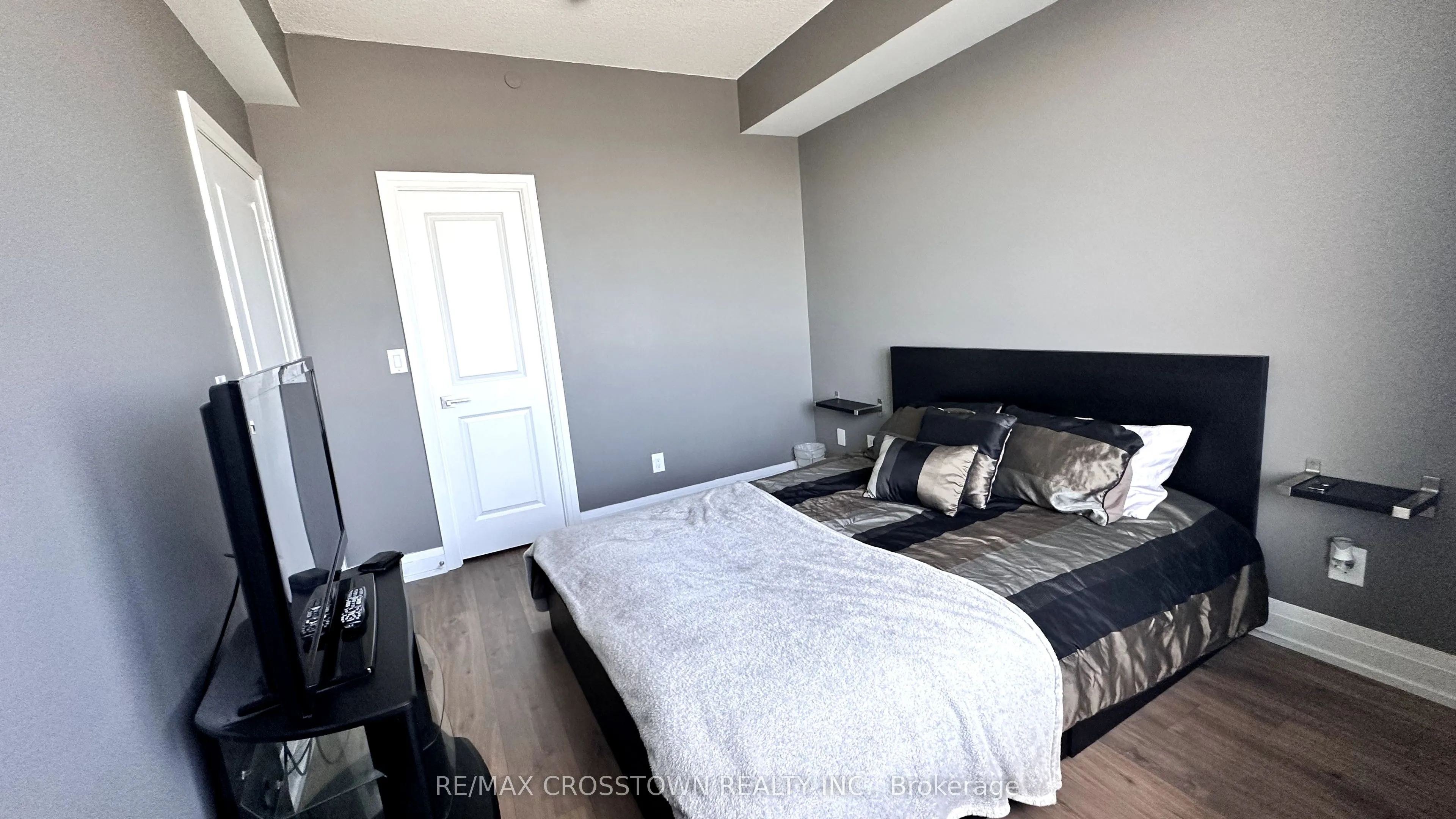 3600 Highway 7, #2209