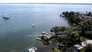 15 Lake Drive N