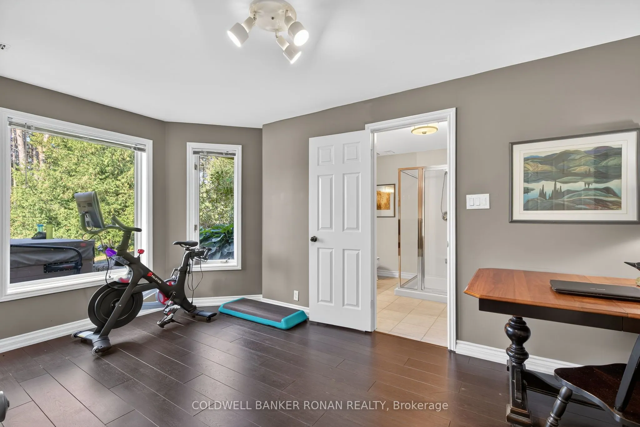 6 Pyne Hills Court