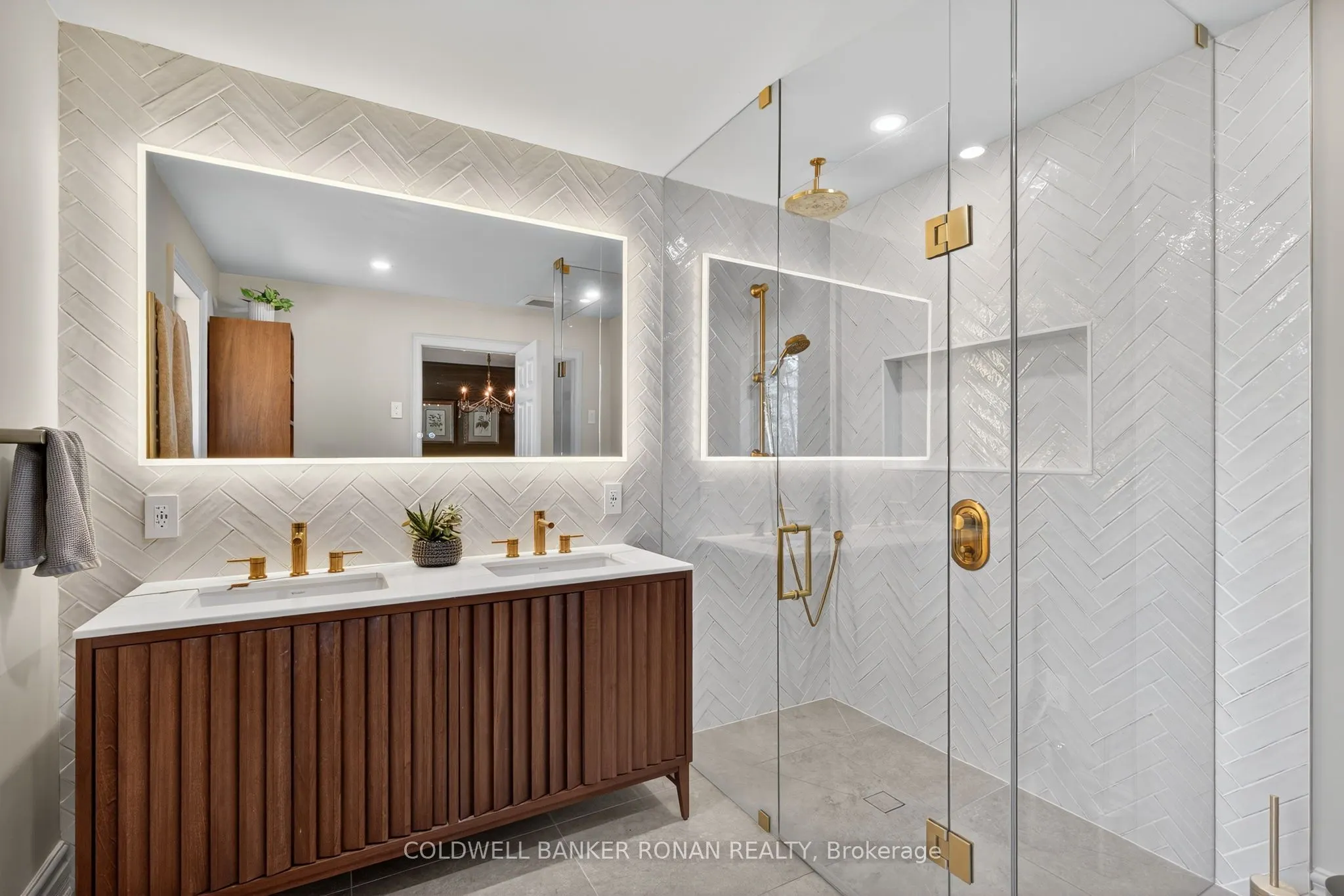 6 Pyne Hills Court