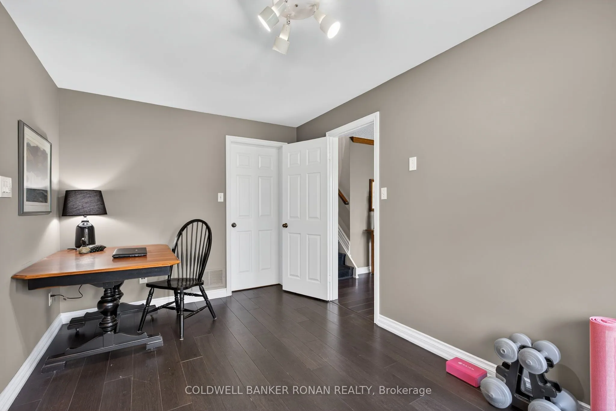 6 Pyne Hills Court
