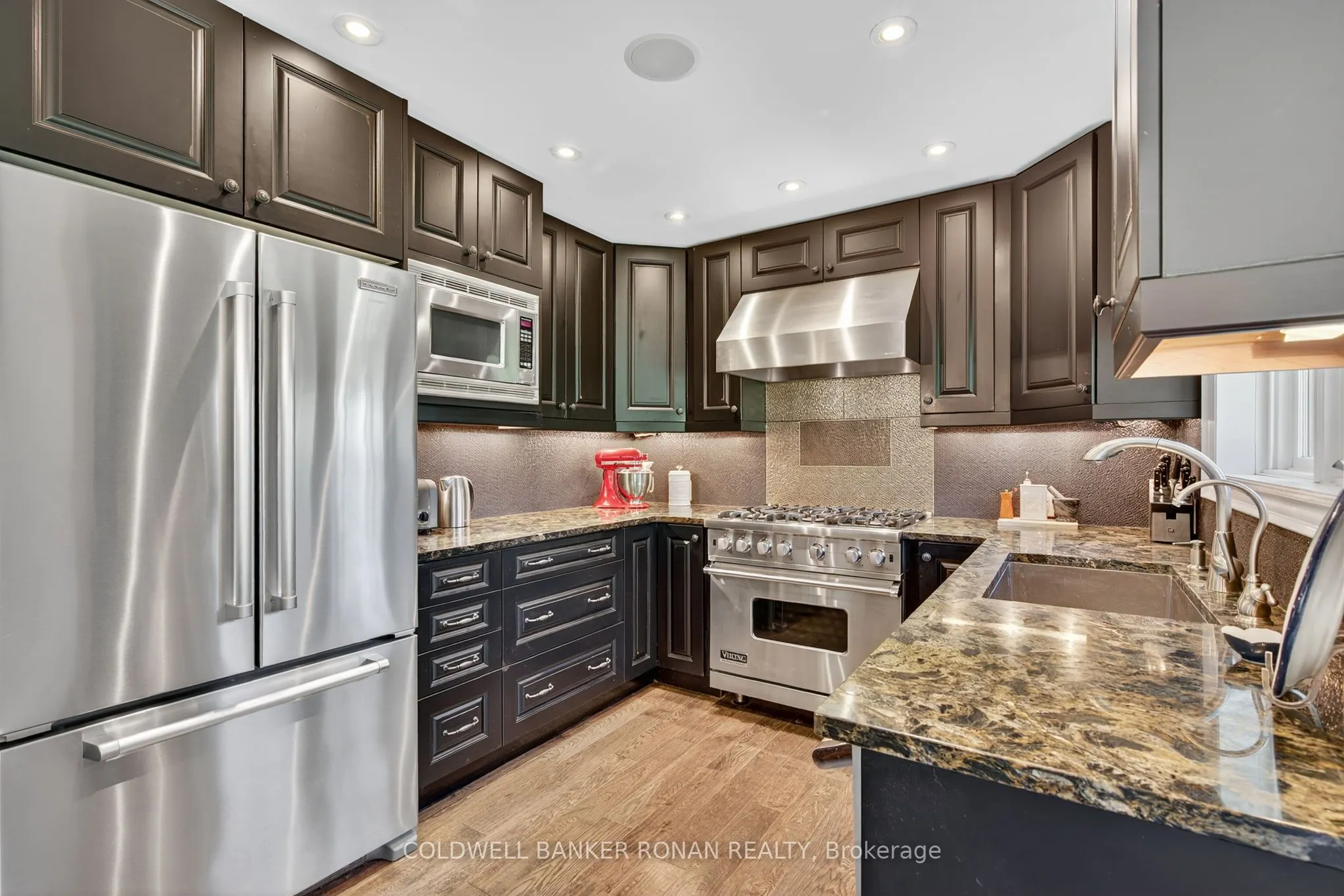 6 Pyne Hills Court