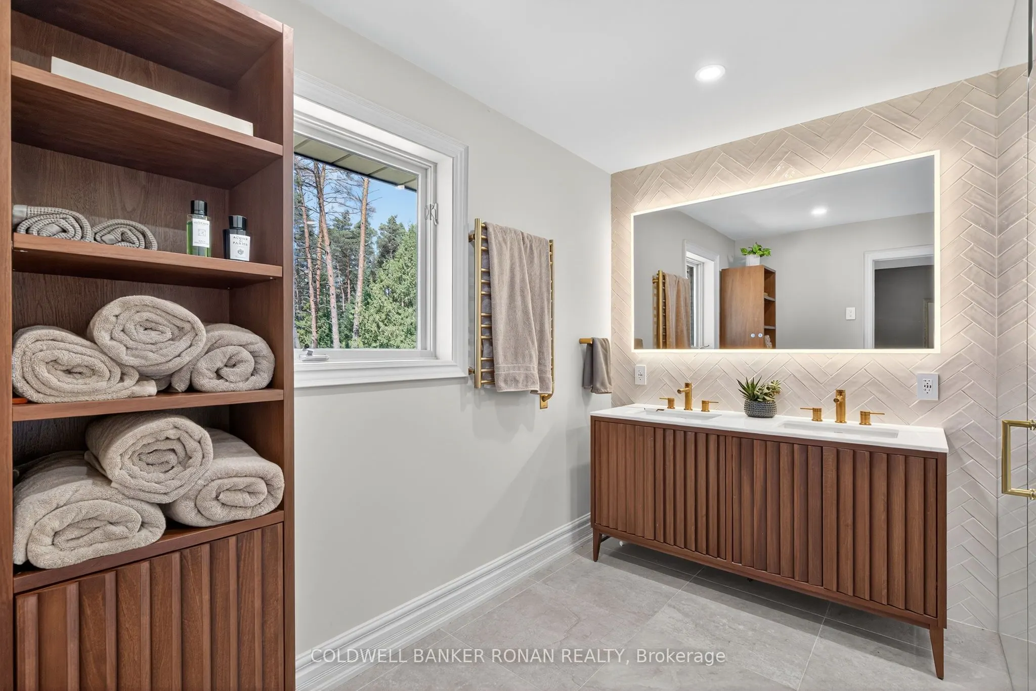 6 Pyne Hills Court