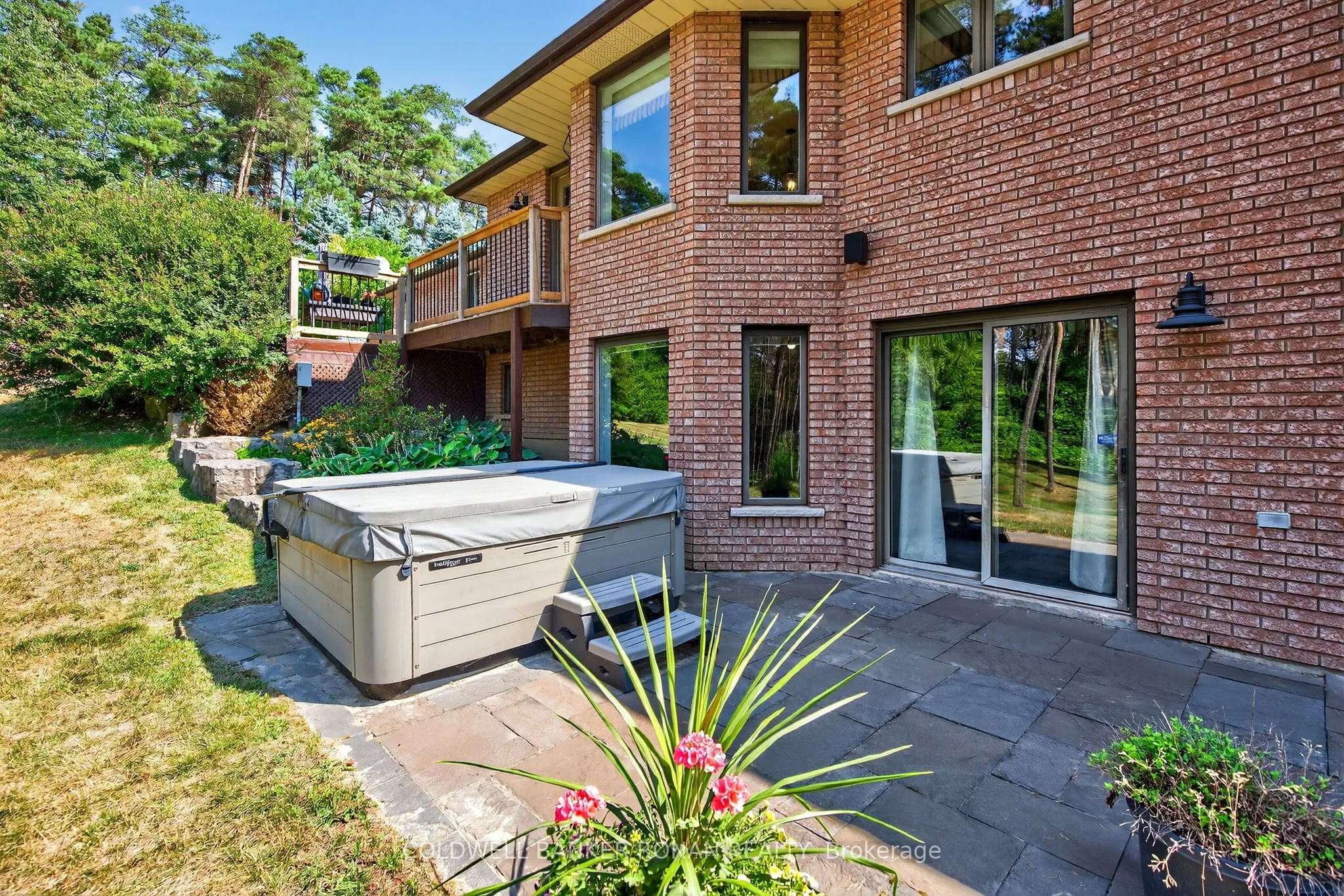6 Pyne Hills Court
