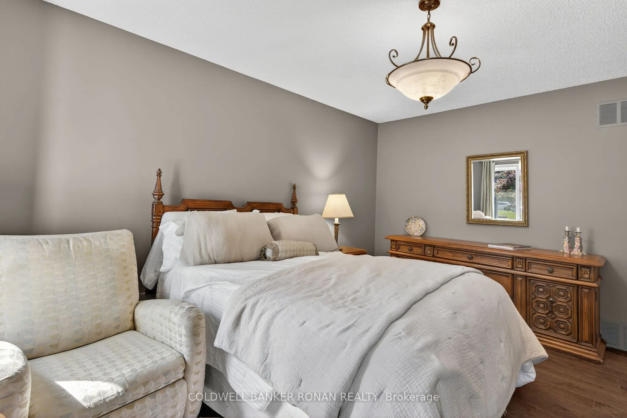 6 Pyne Hills Court