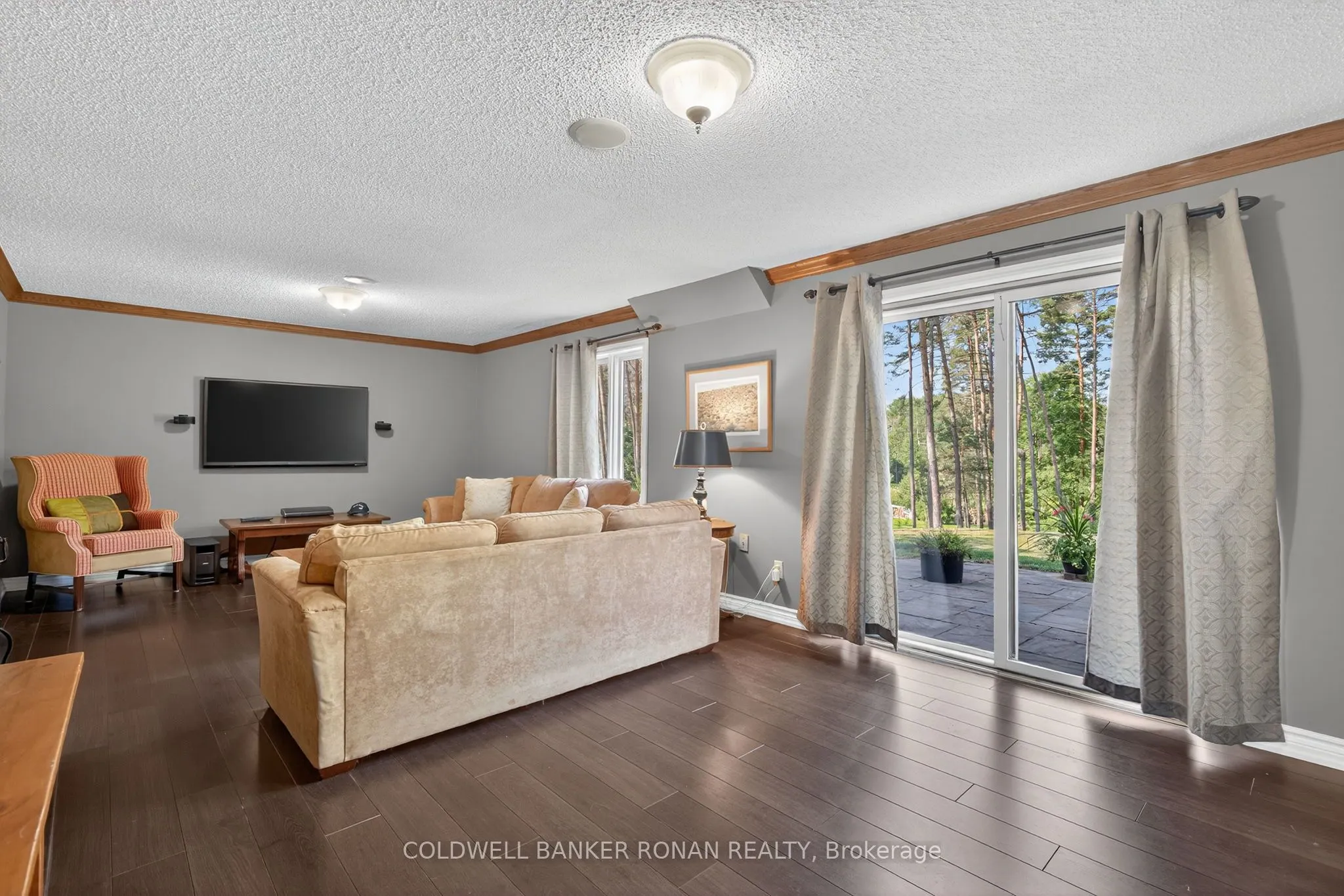 6 Pyne Hills Court