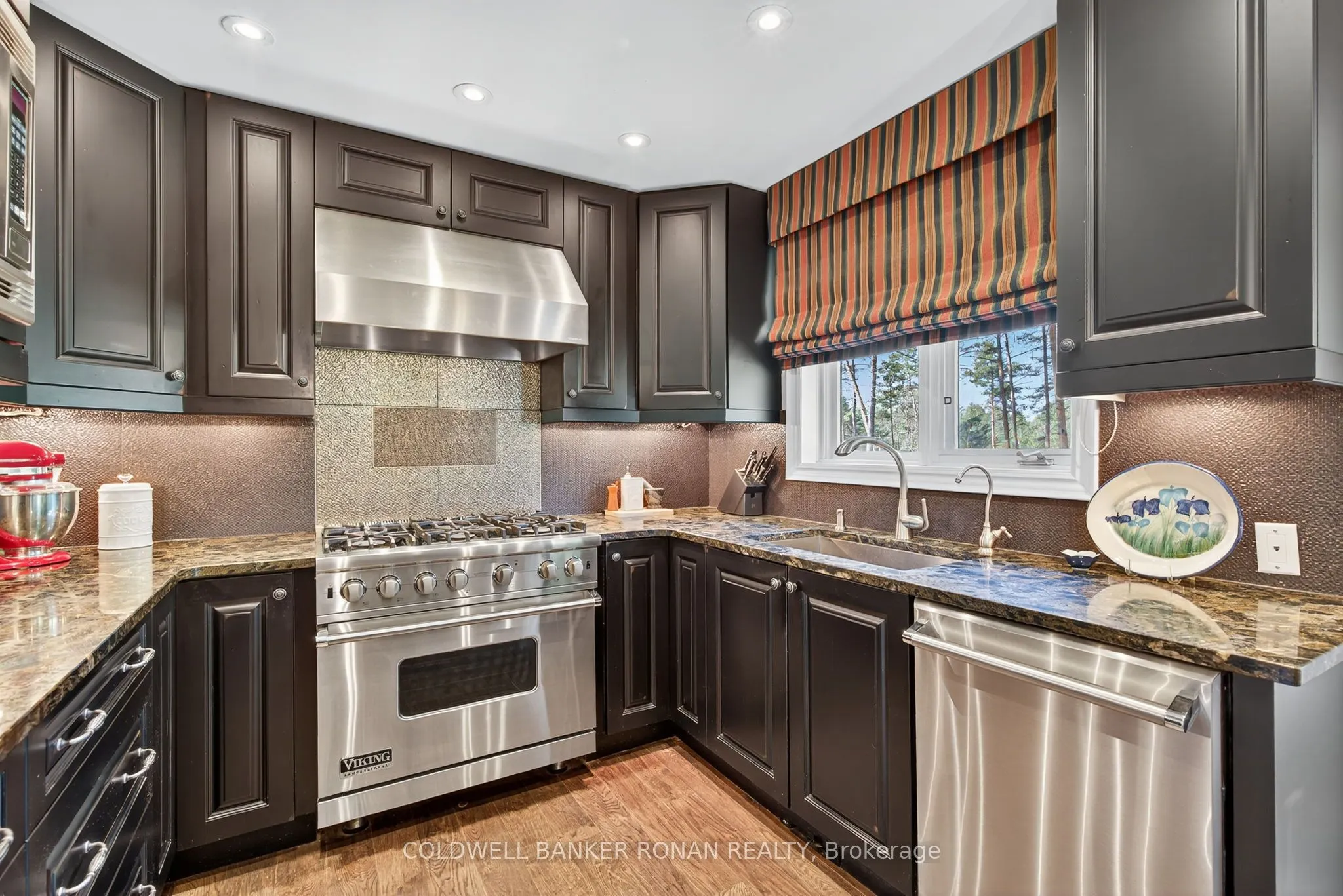 6 Pyne Hills Court
