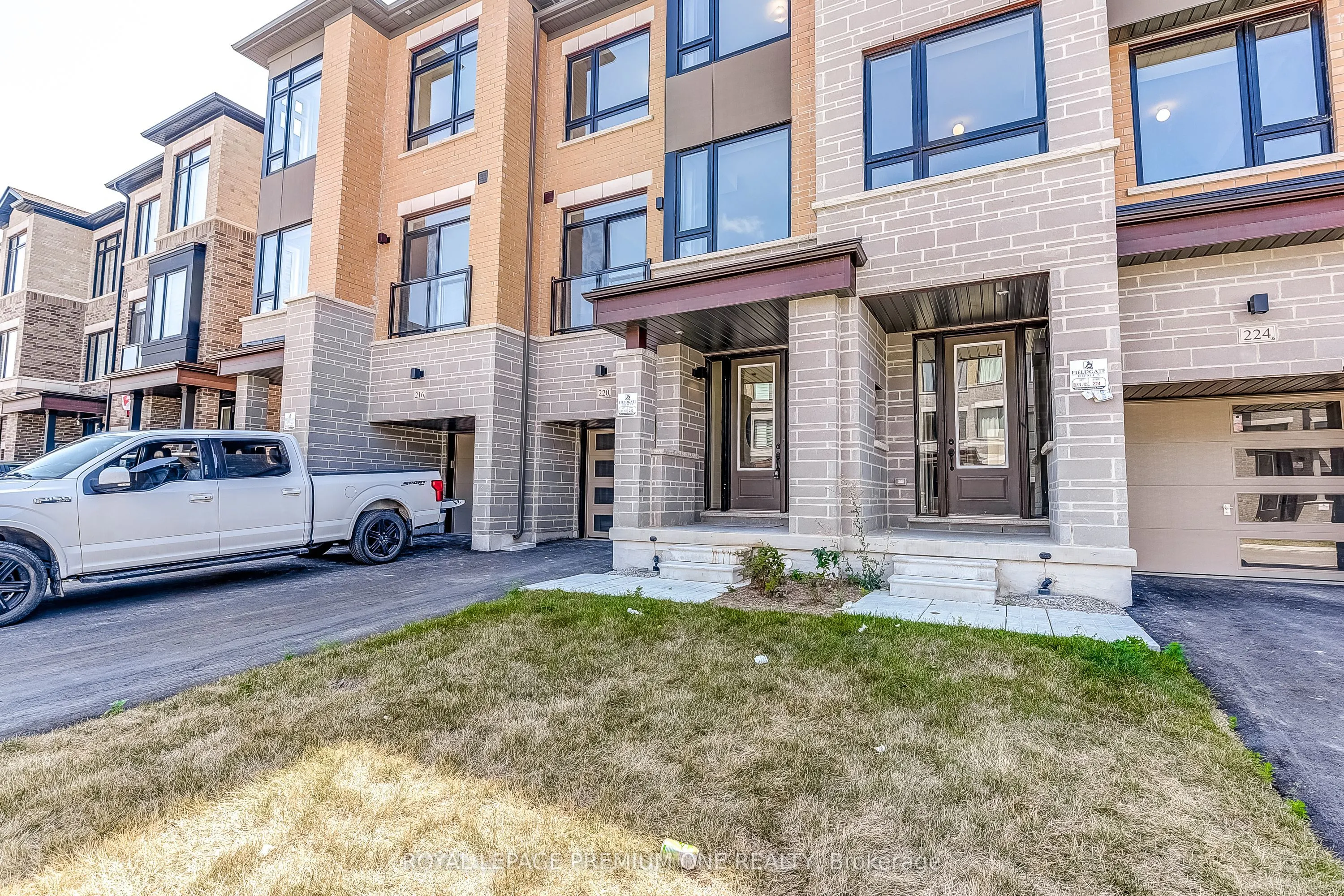 220 TENNANT Circle