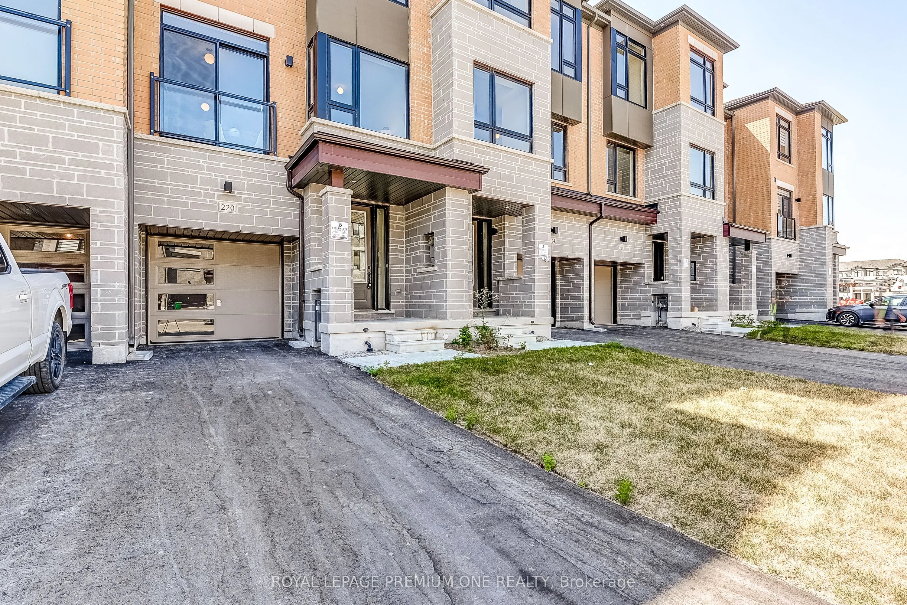 220 TENNANT Circle