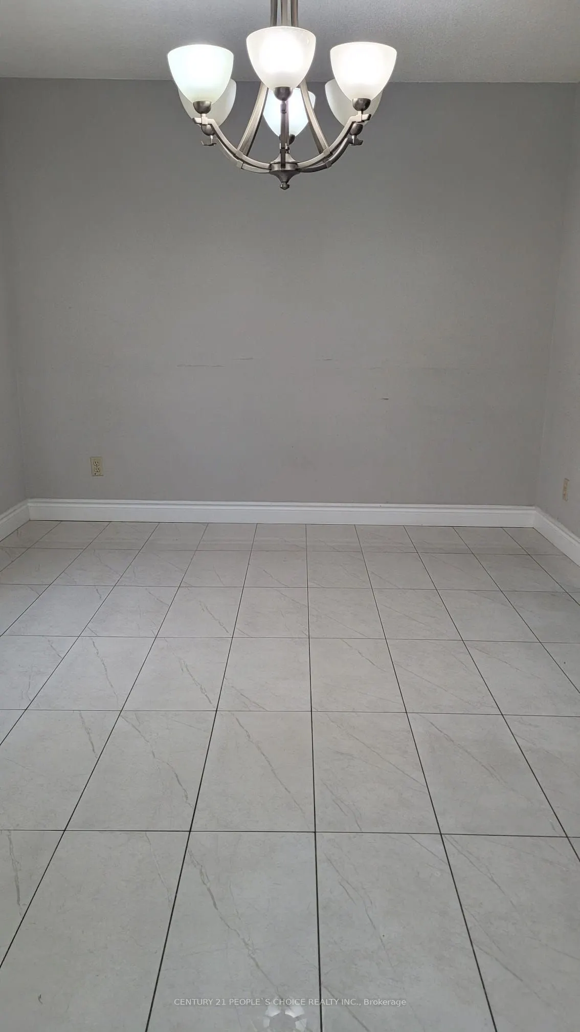 2 Agincourt Road, #Main