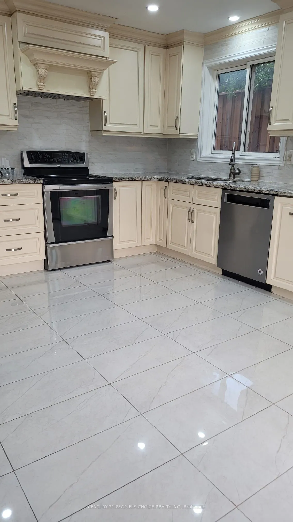 2 Agincourt Road, #Main