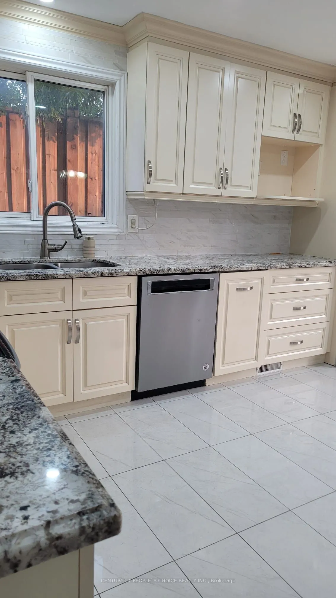 2 Agincourt Road, #Main