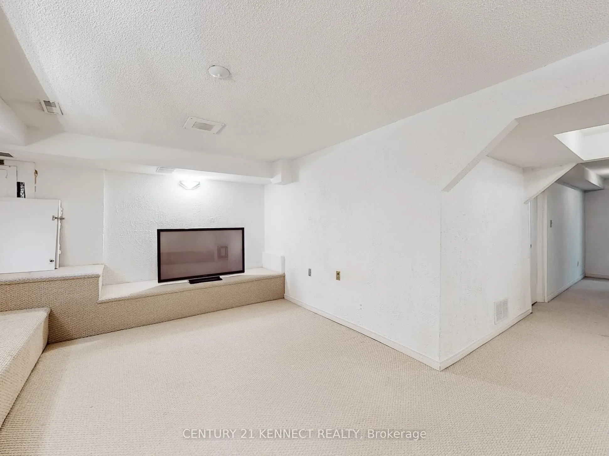 105 Carlton Road, #8