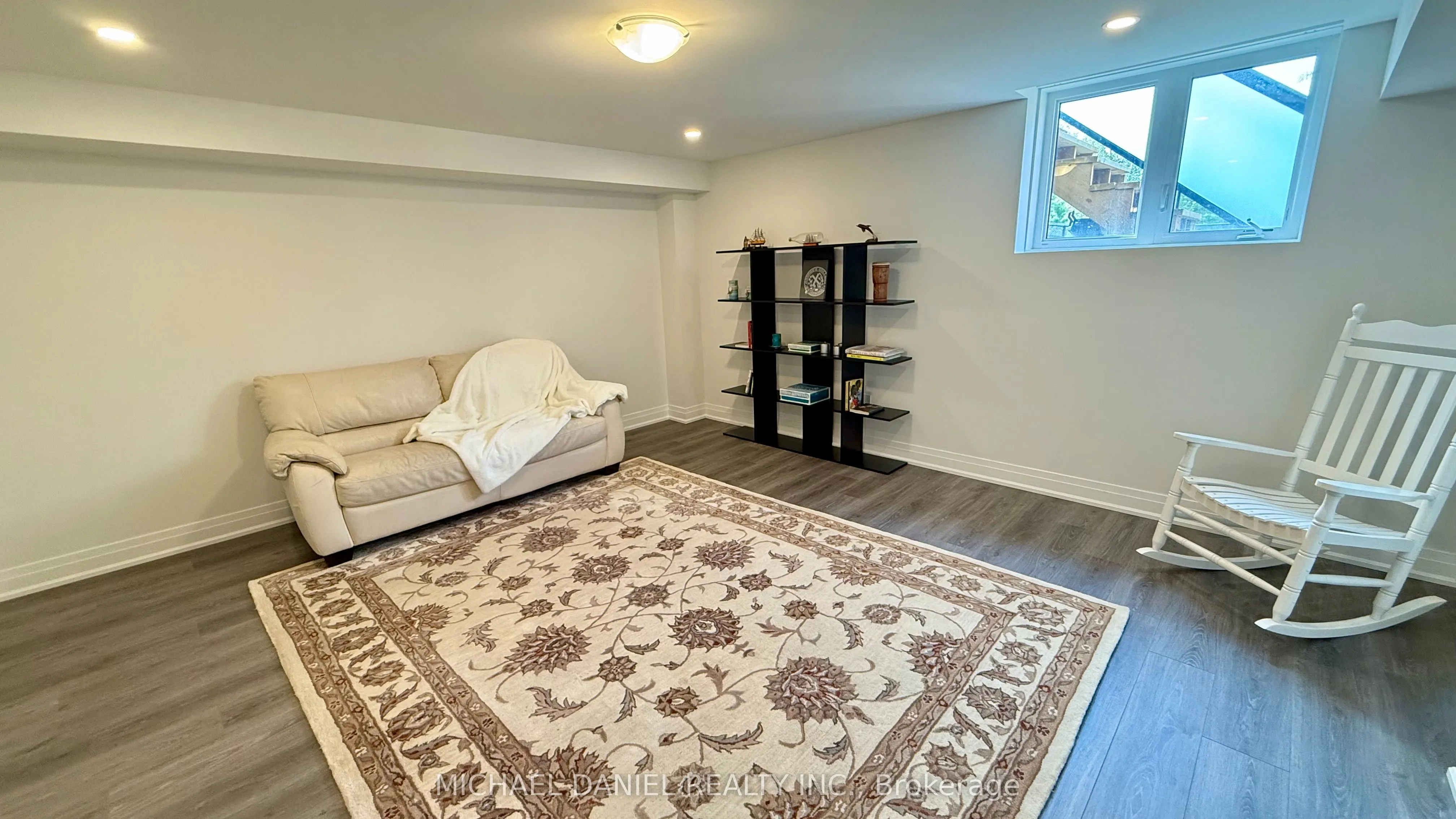 571 New England Court