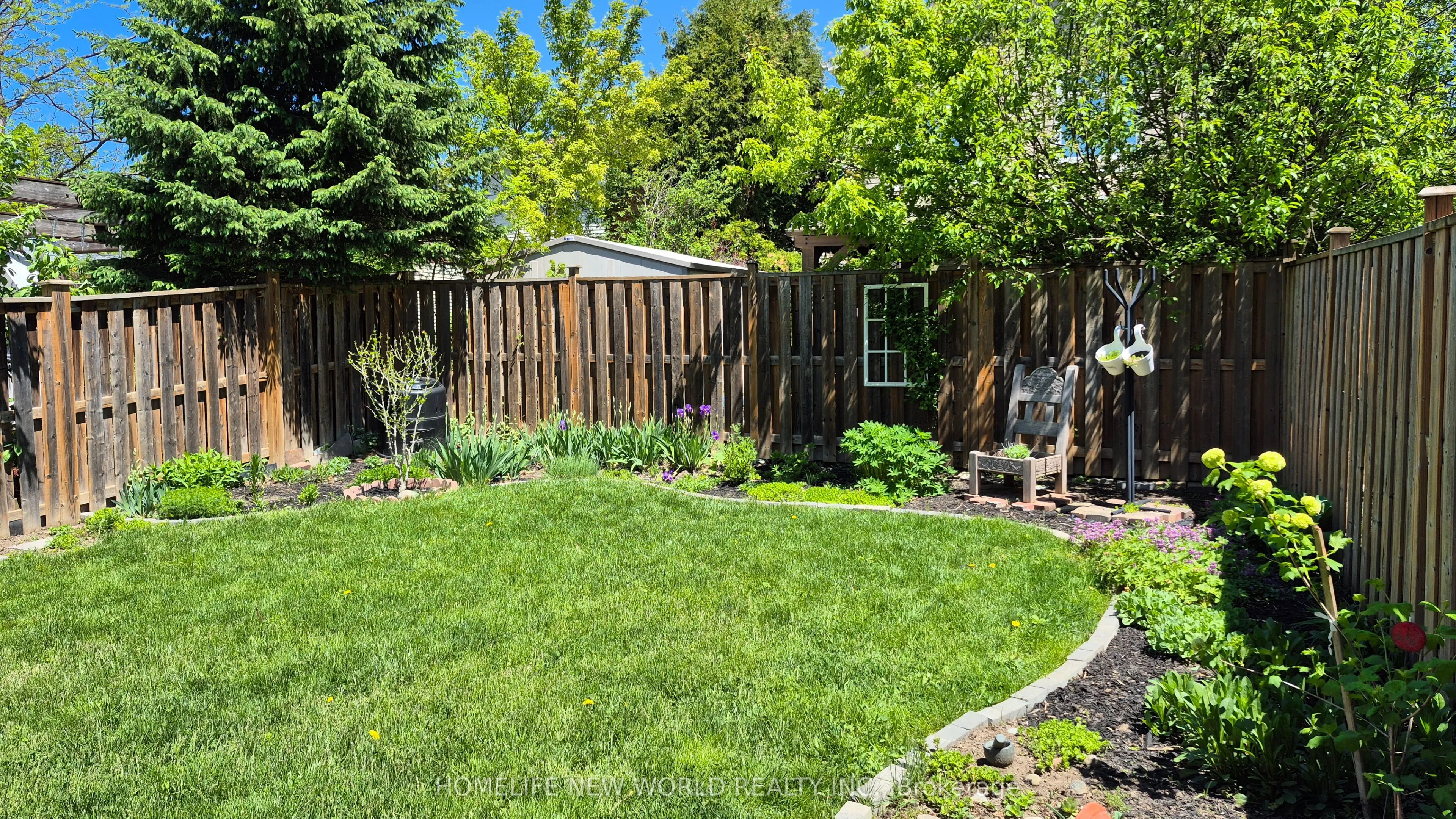 88 Madsen Crescent