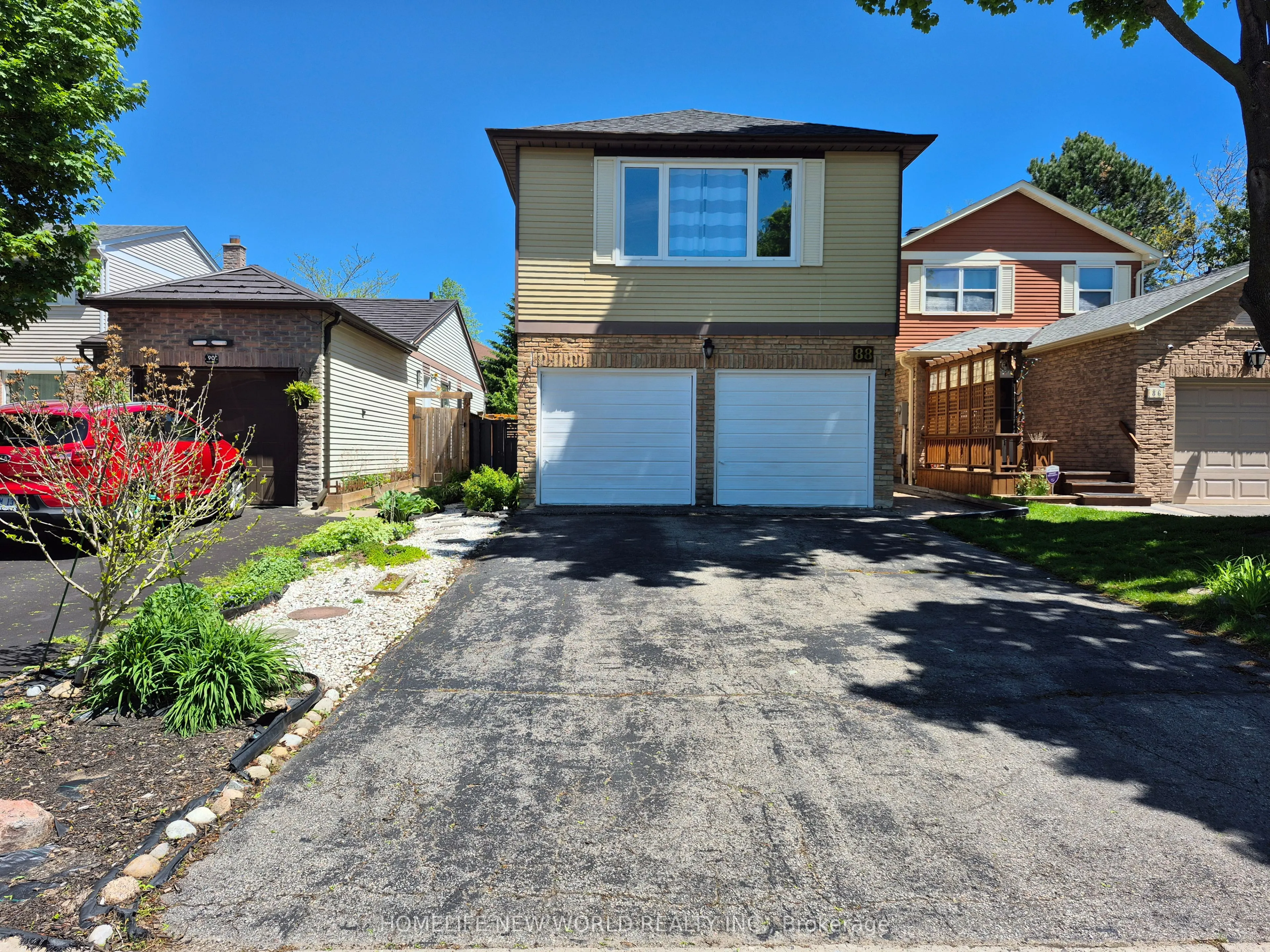 88 Madsen Crescent