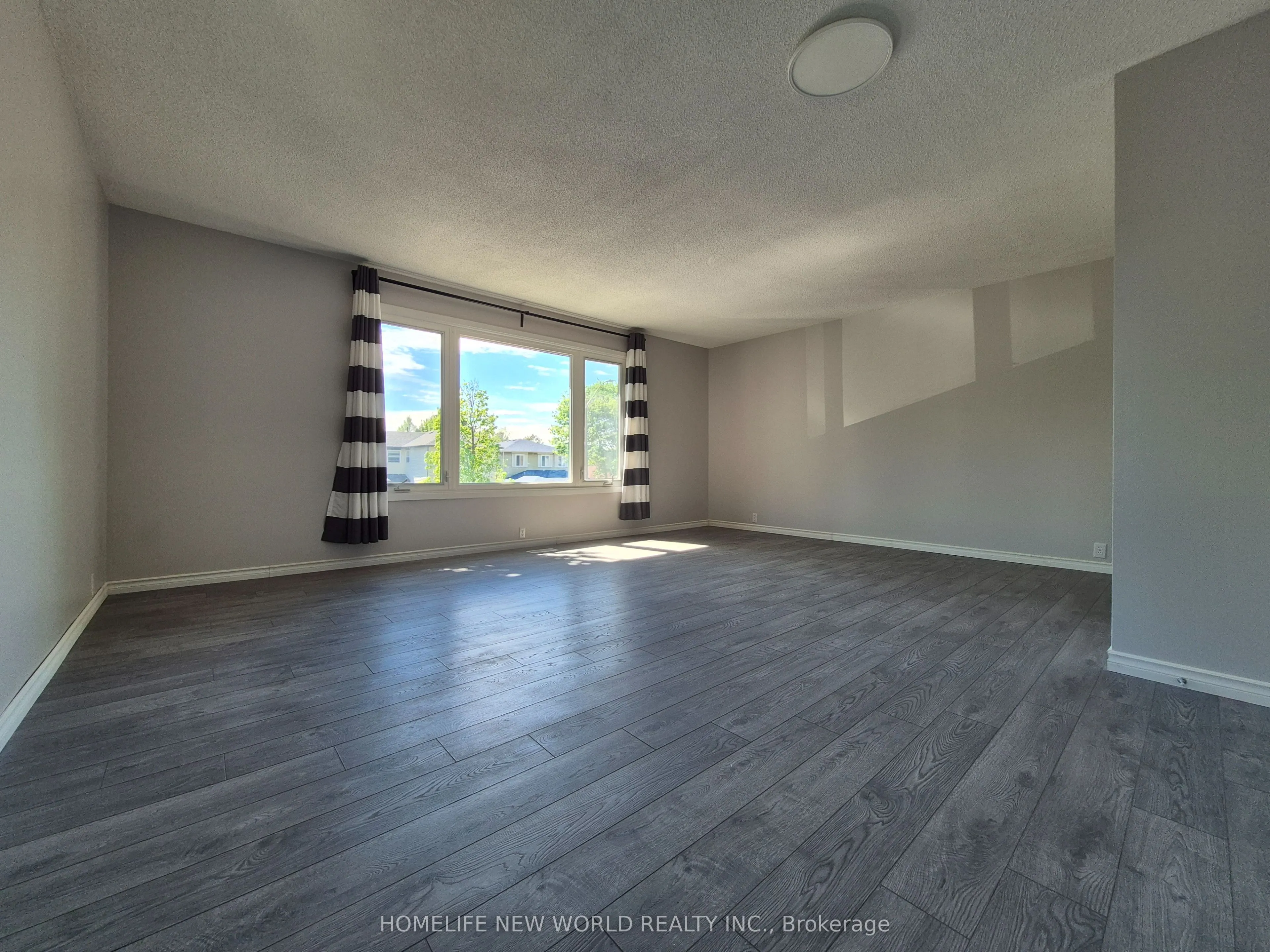 88 Madsen Crescent