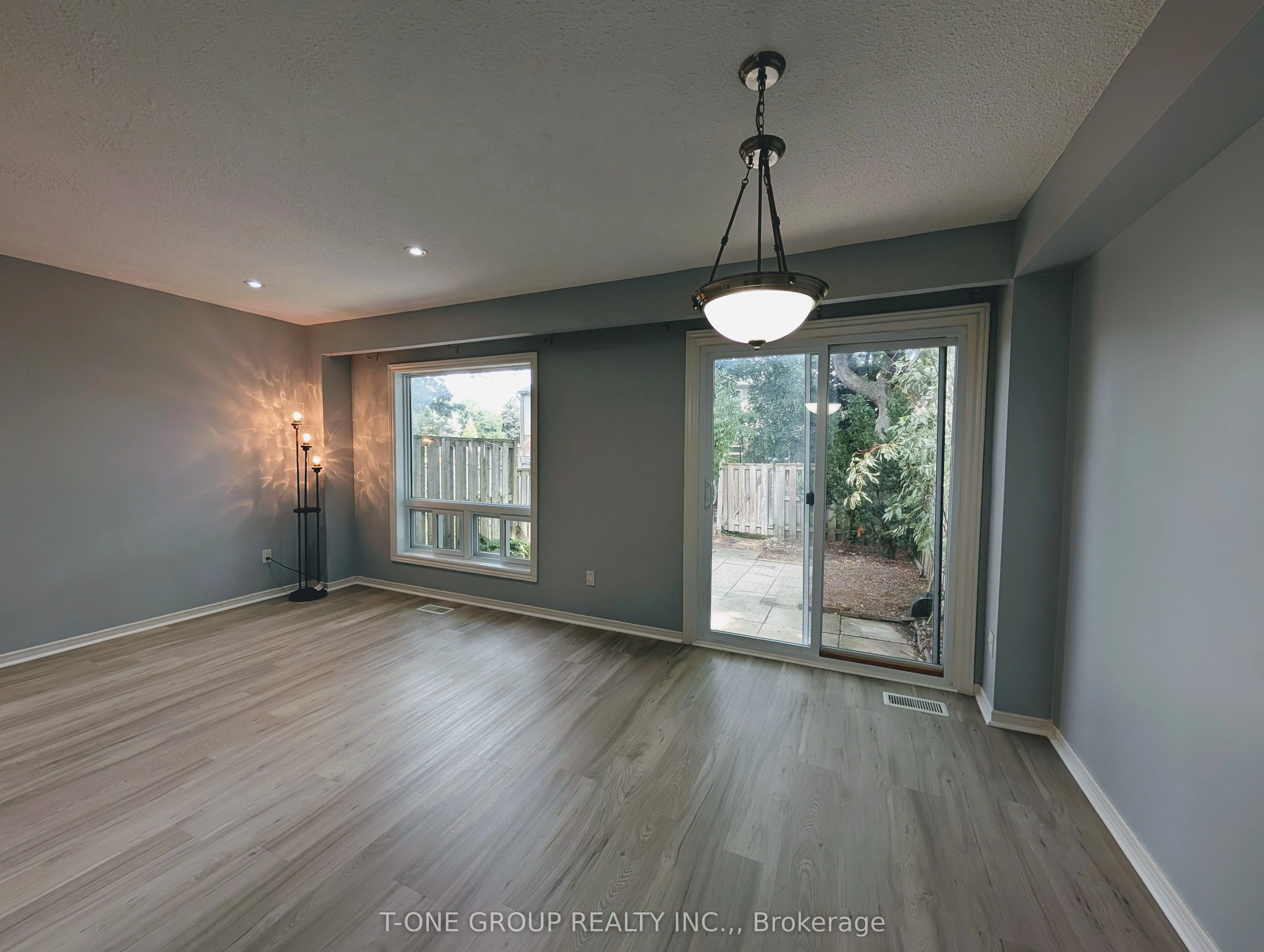 8 Camelot Way, #99