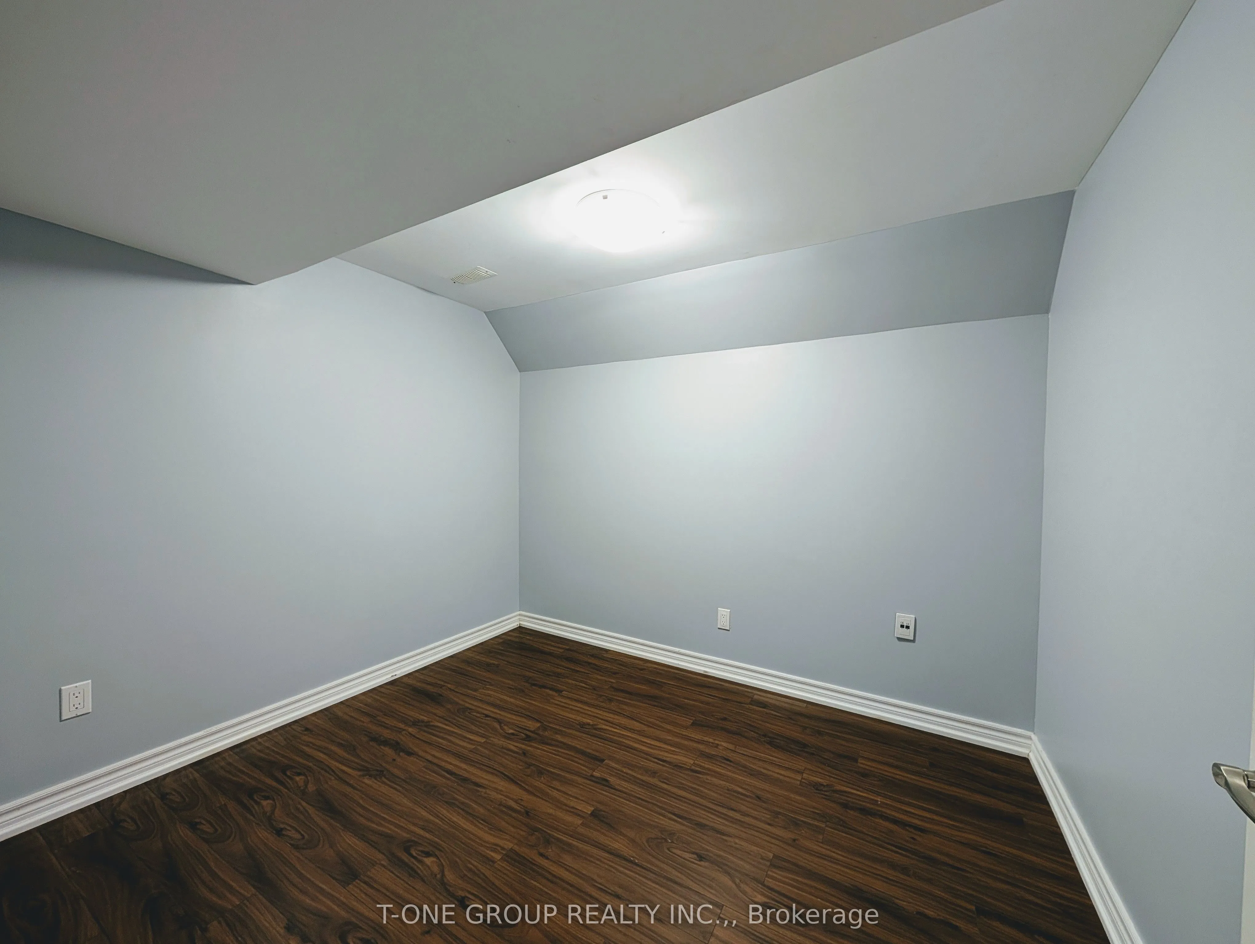 8 Camelot Way, #99