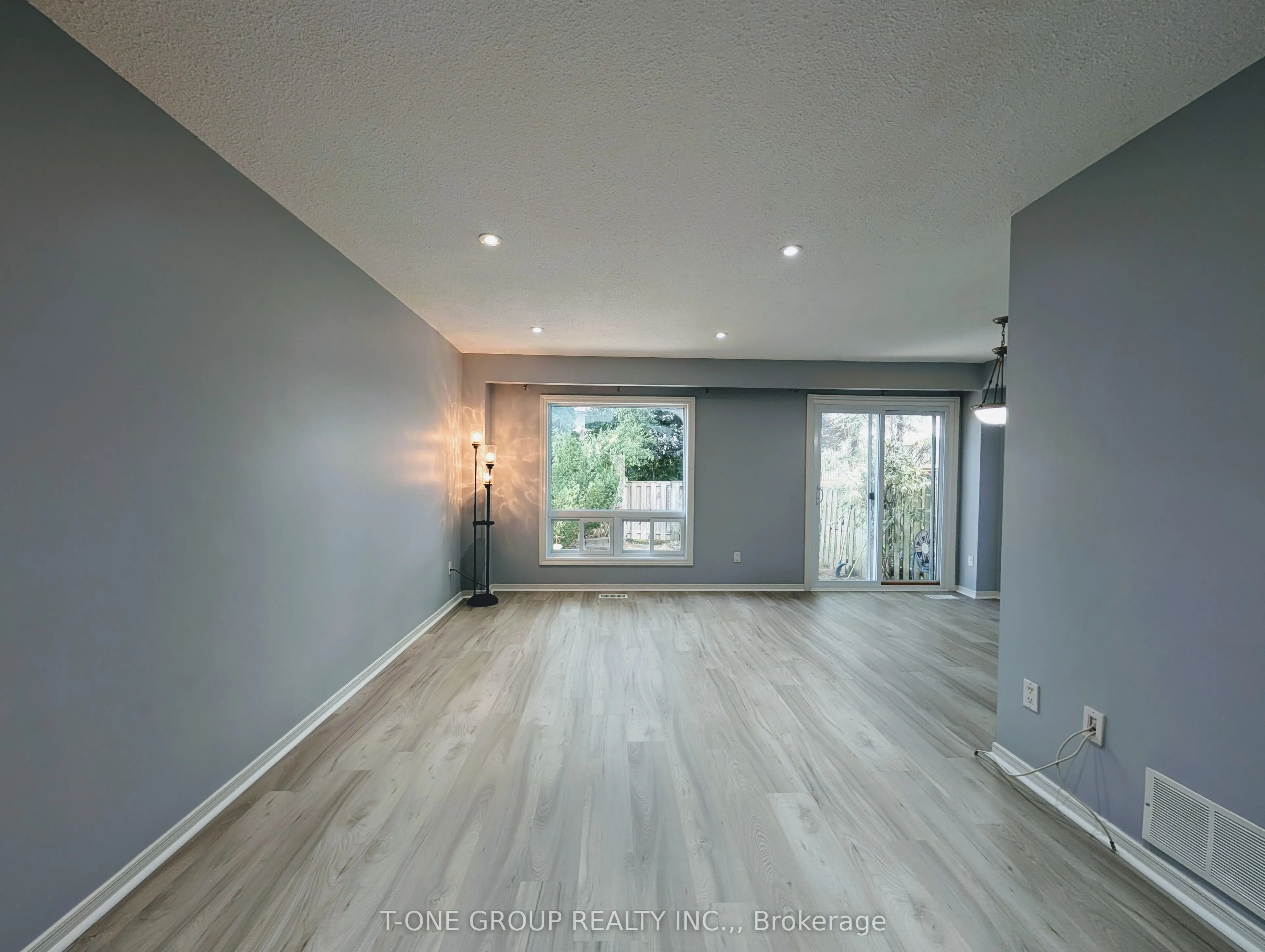 8 Camelot Way, #99