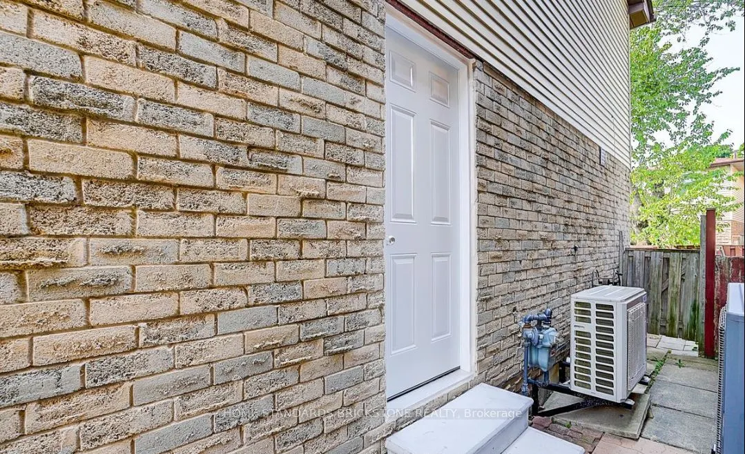 24 Barrington Crescent, #Basement