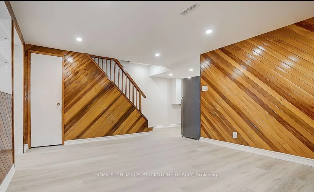 24 Barrington Crescent, #Basement