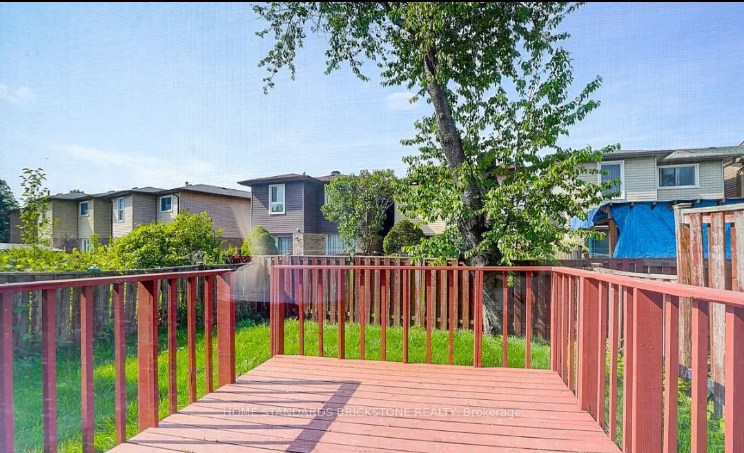 24 Barrington Crescent, #Main Floor