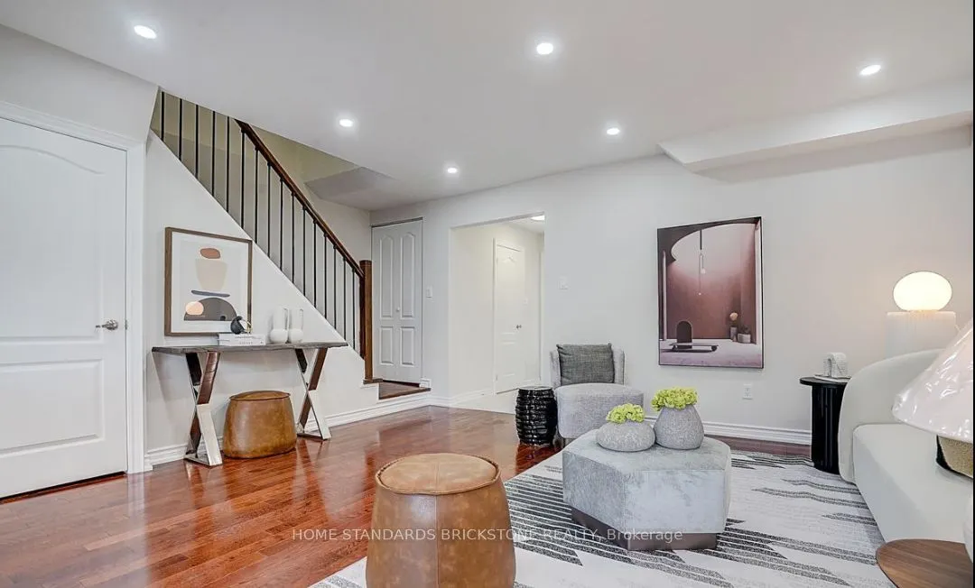 24 Barrington Crescent, #Main Floor