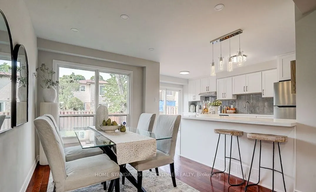 24 Barrington Crescent, #Main Floor