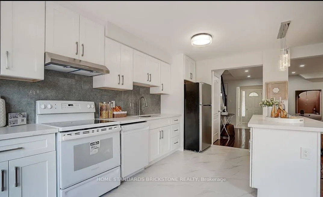 24 Barrington Crescent, #Main Floor