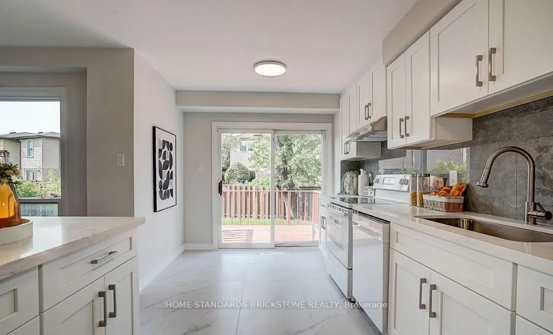 24 Barrington Crescent, #Main Floor