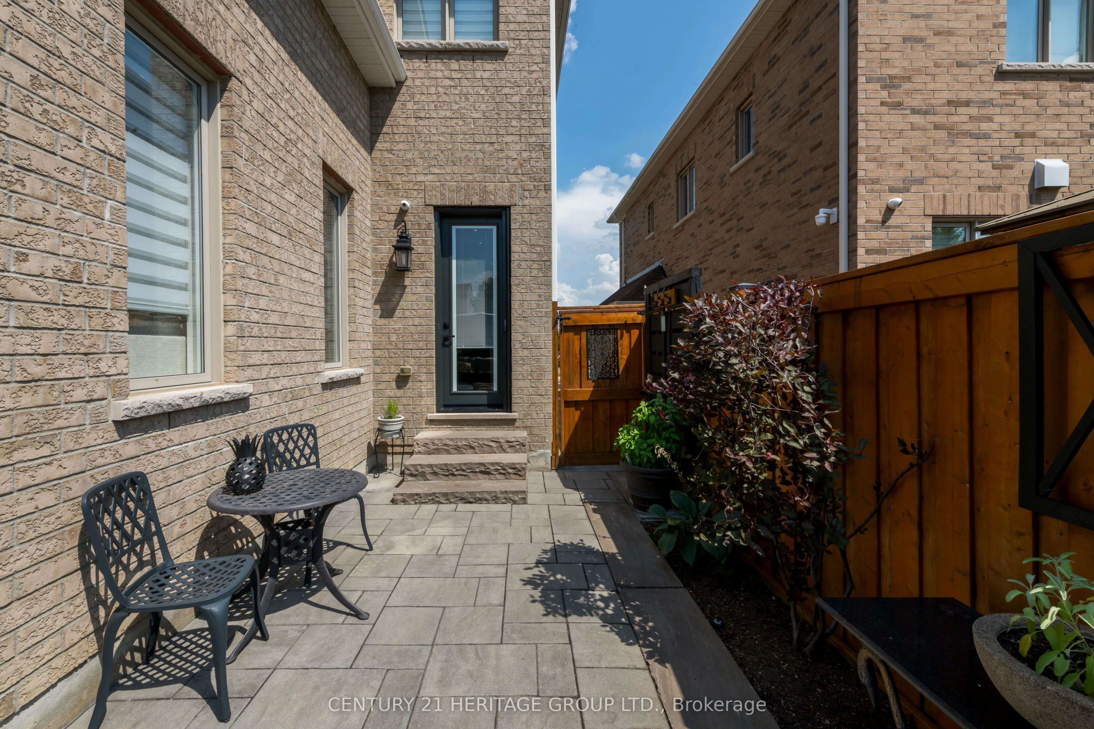 86 Sharpe Crescent