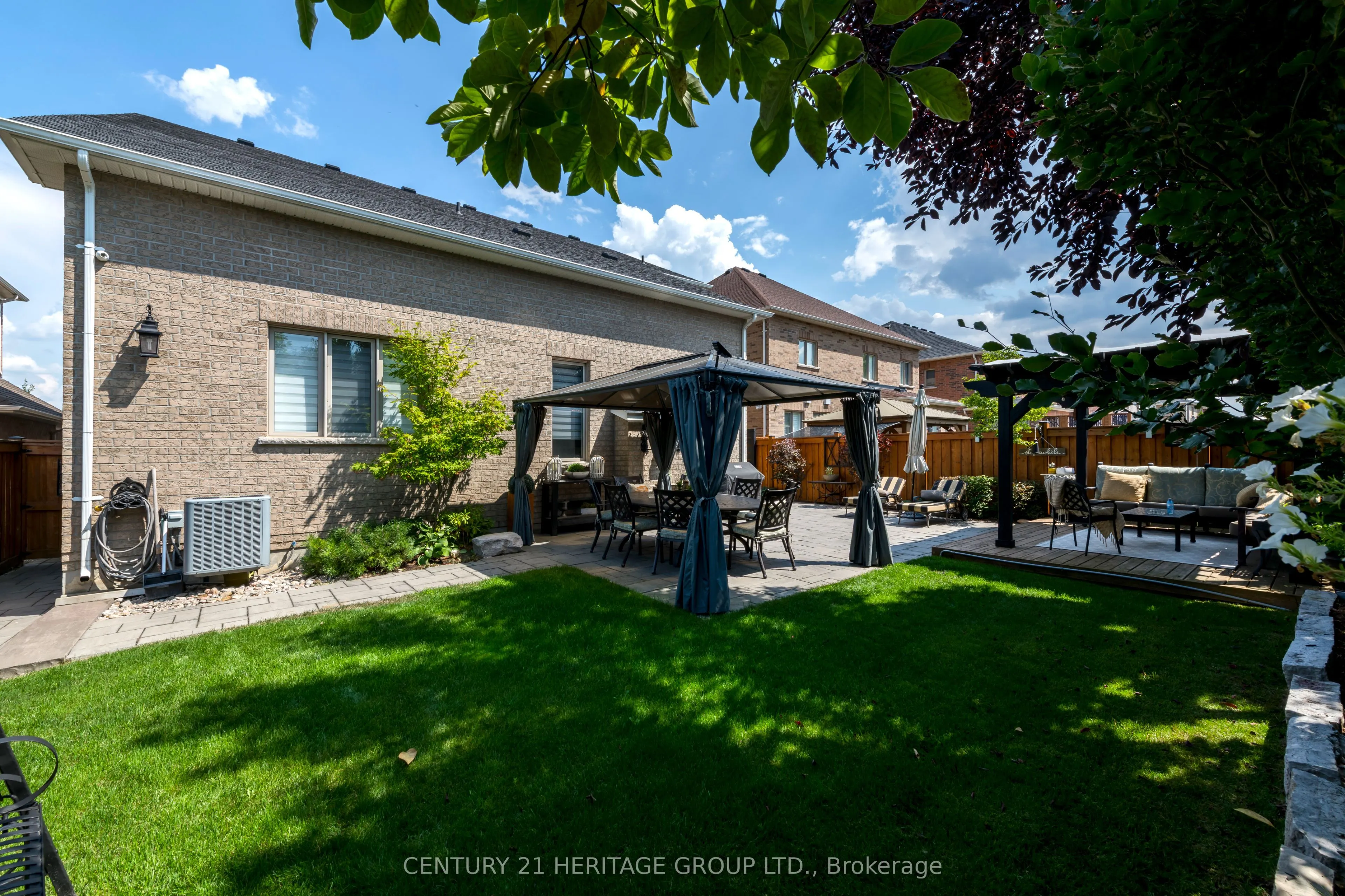 86 Sharpe Crescent