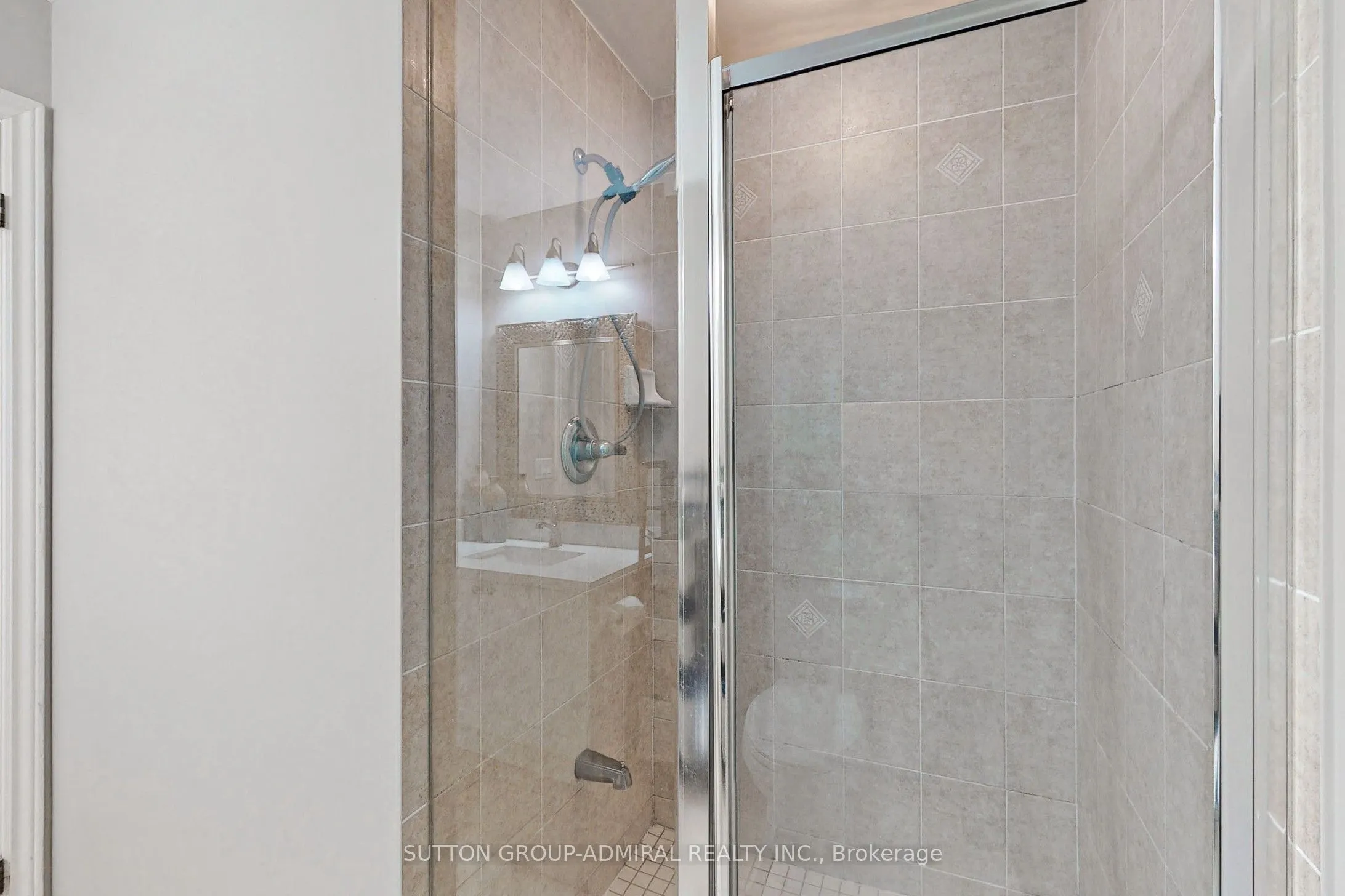 15 North Park Road, #1606