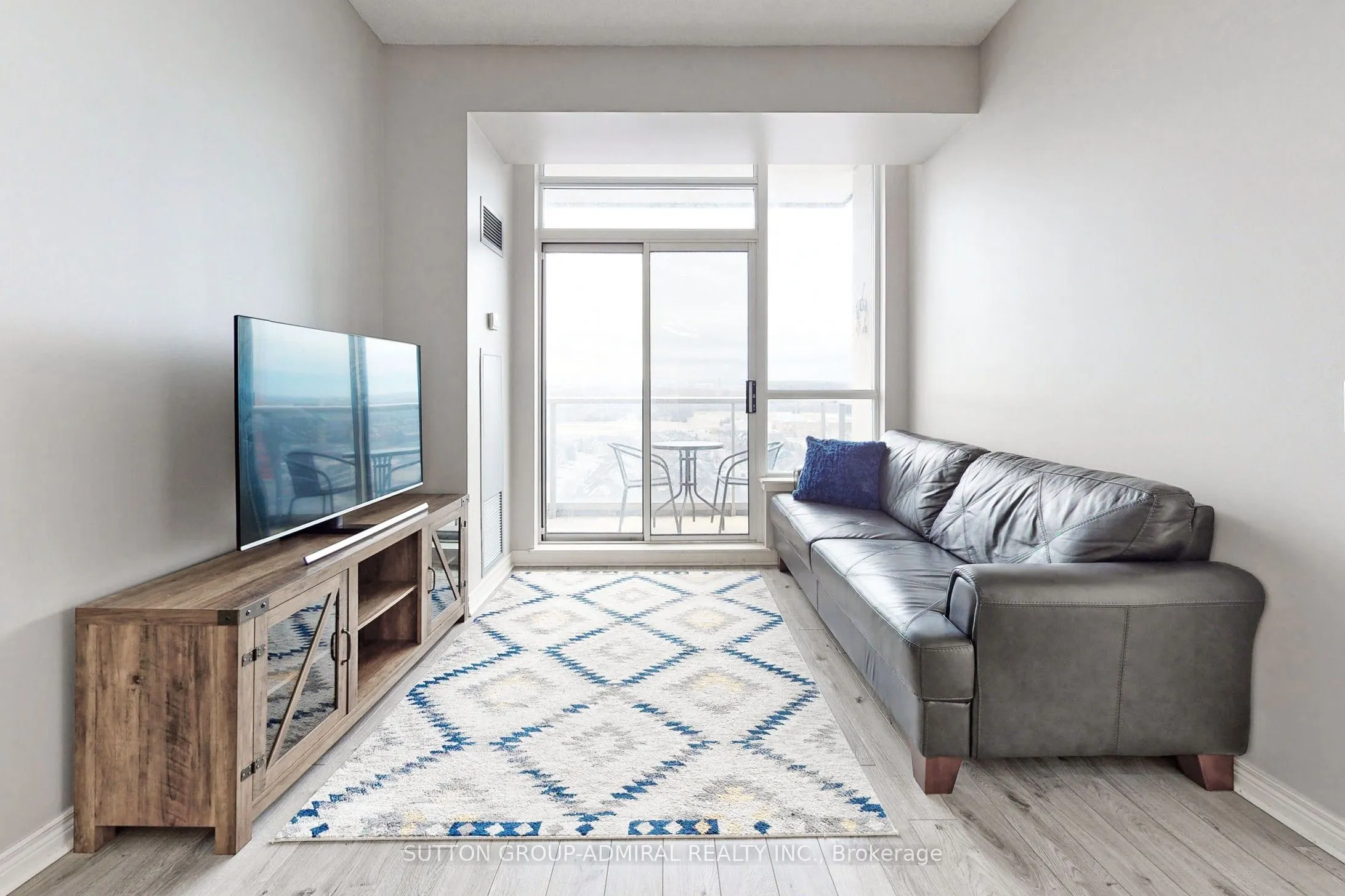 15 North Park Road, #1606