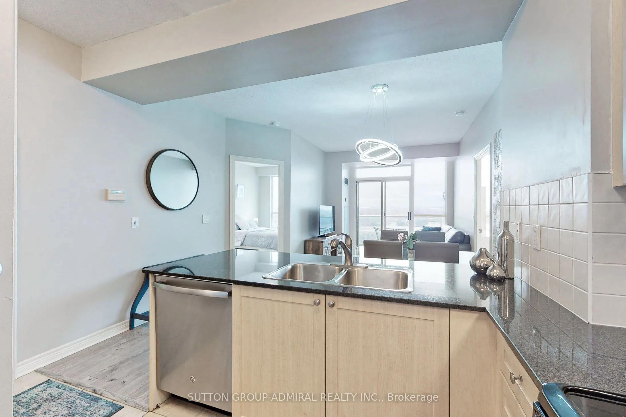 15 North Park Road, #1606