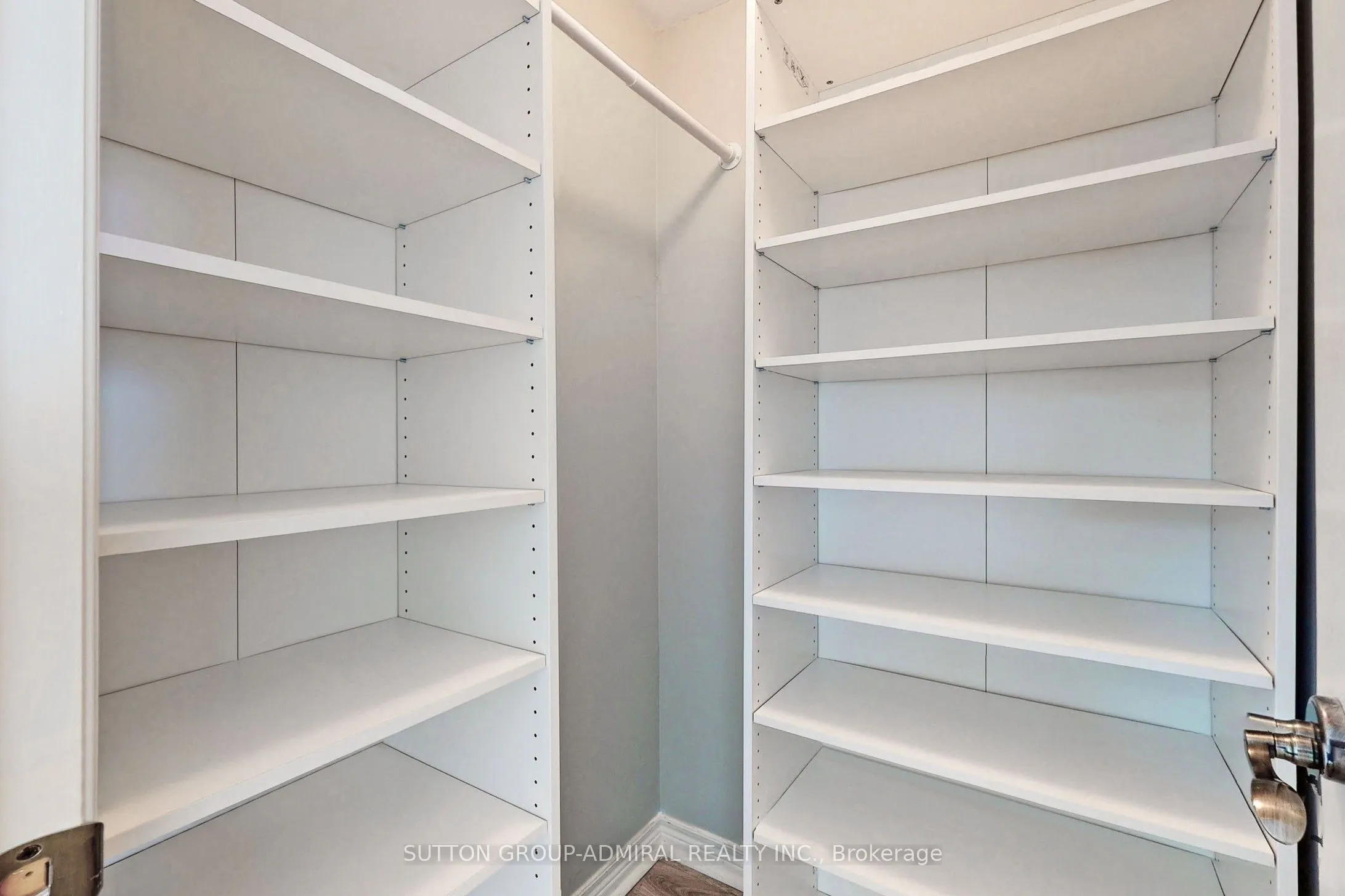 15 North Park Road, #1606