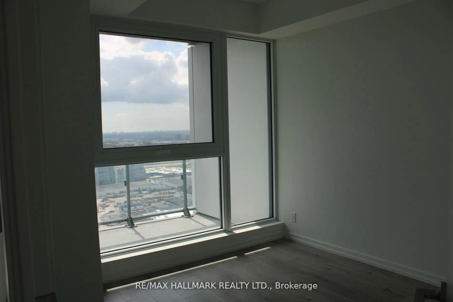 1000 portage Parkway, #5008
