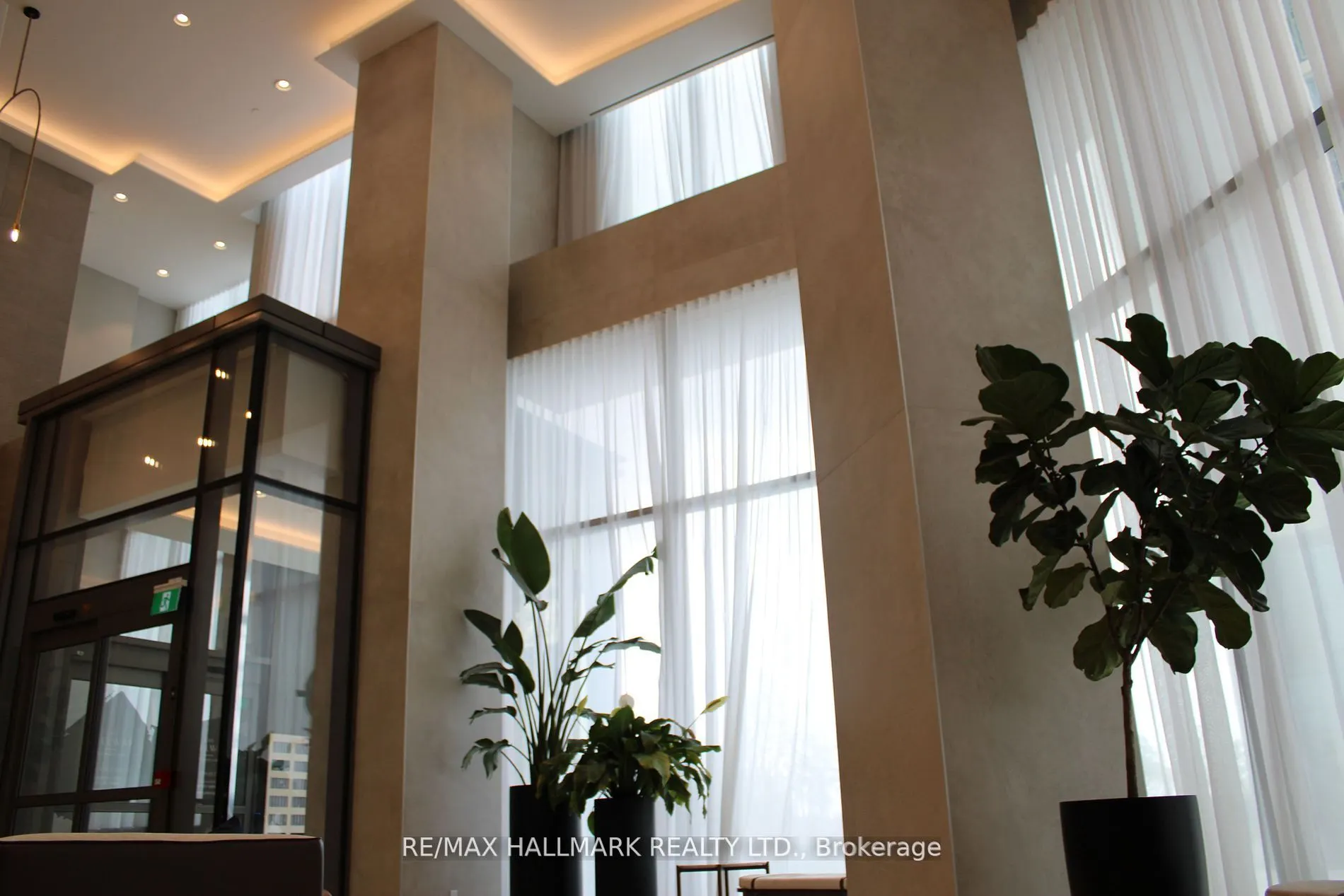 1000 portage Parkway, #5008