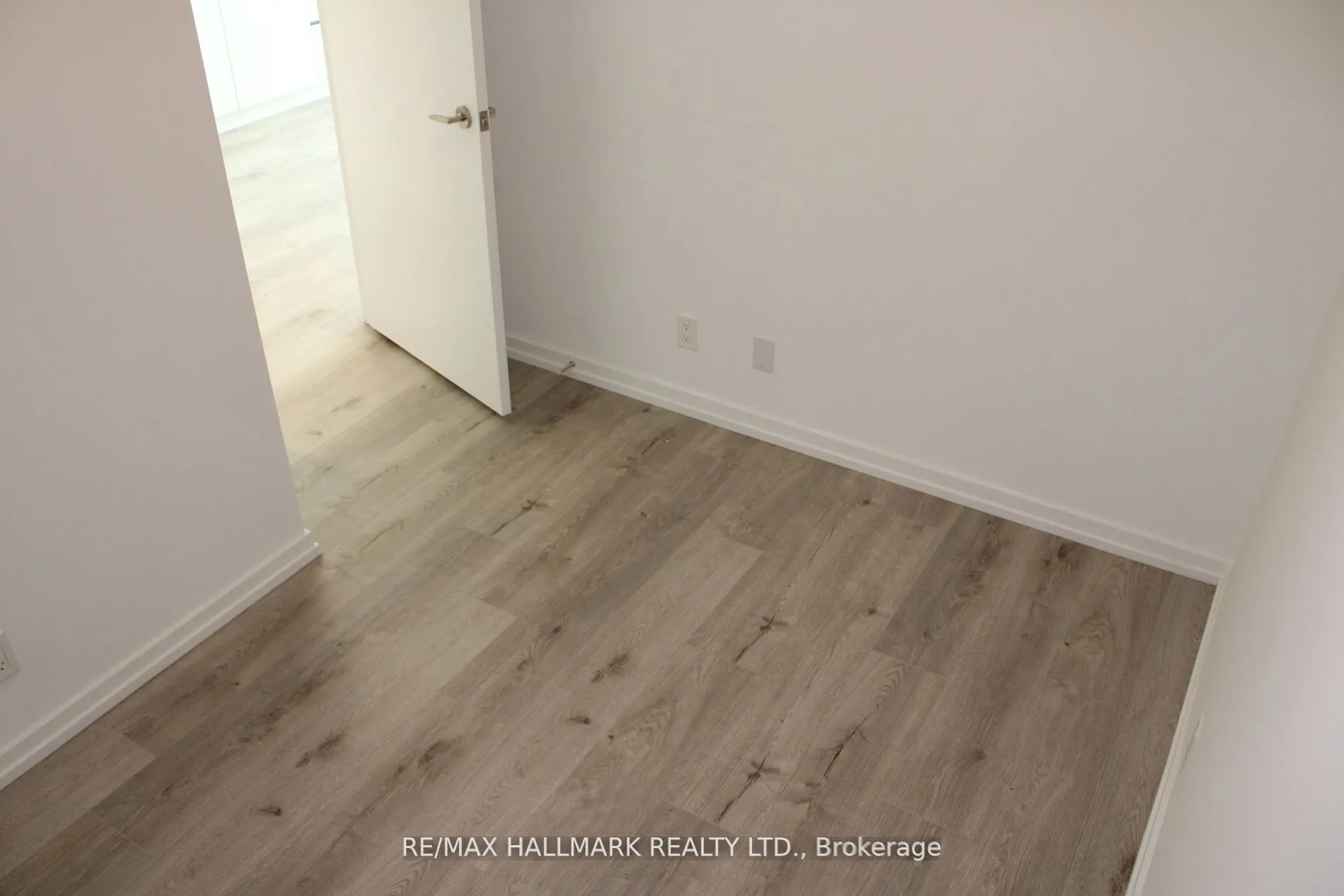 1000 portage Parkway, #5008
