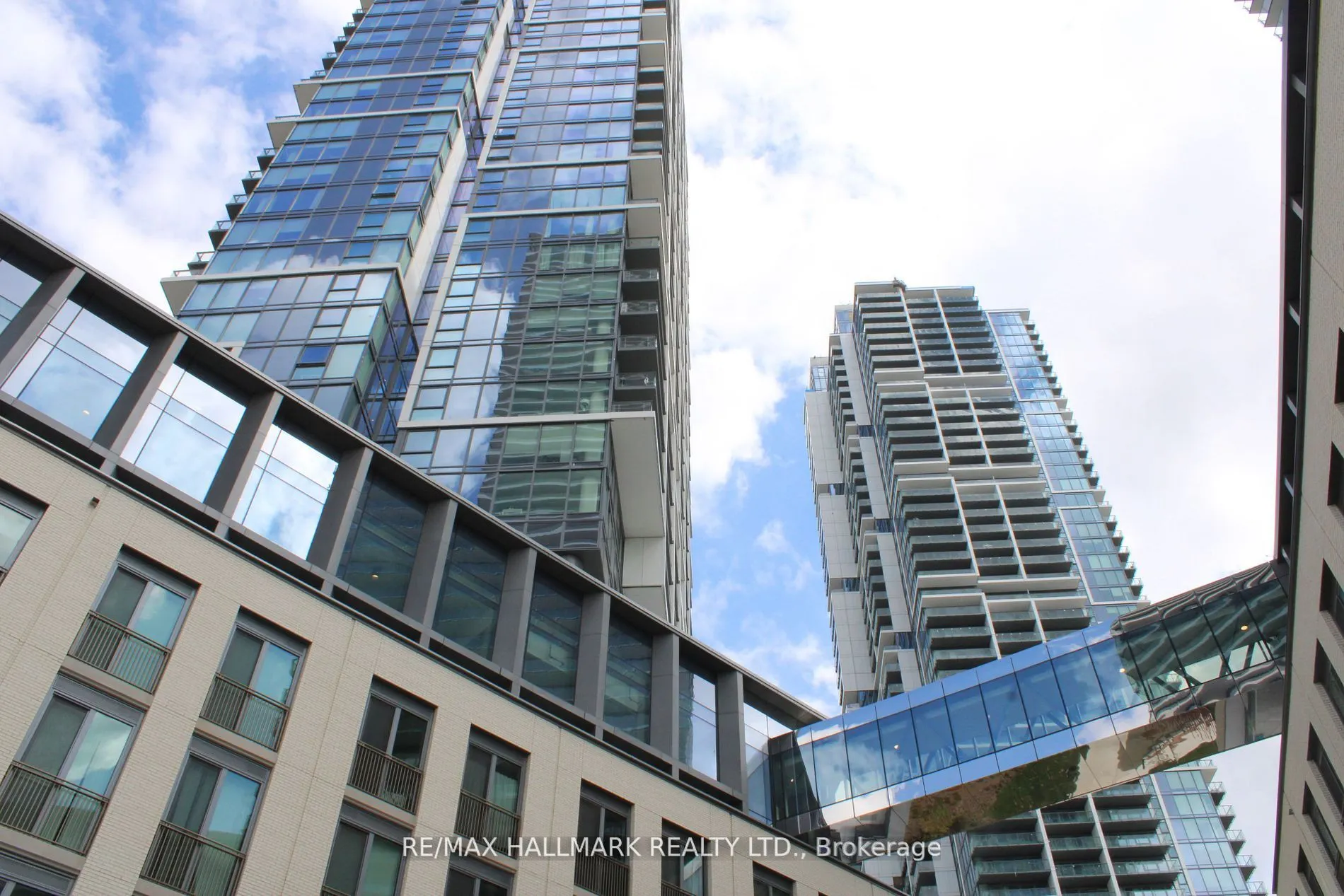 1000 portage Parkway, #5008