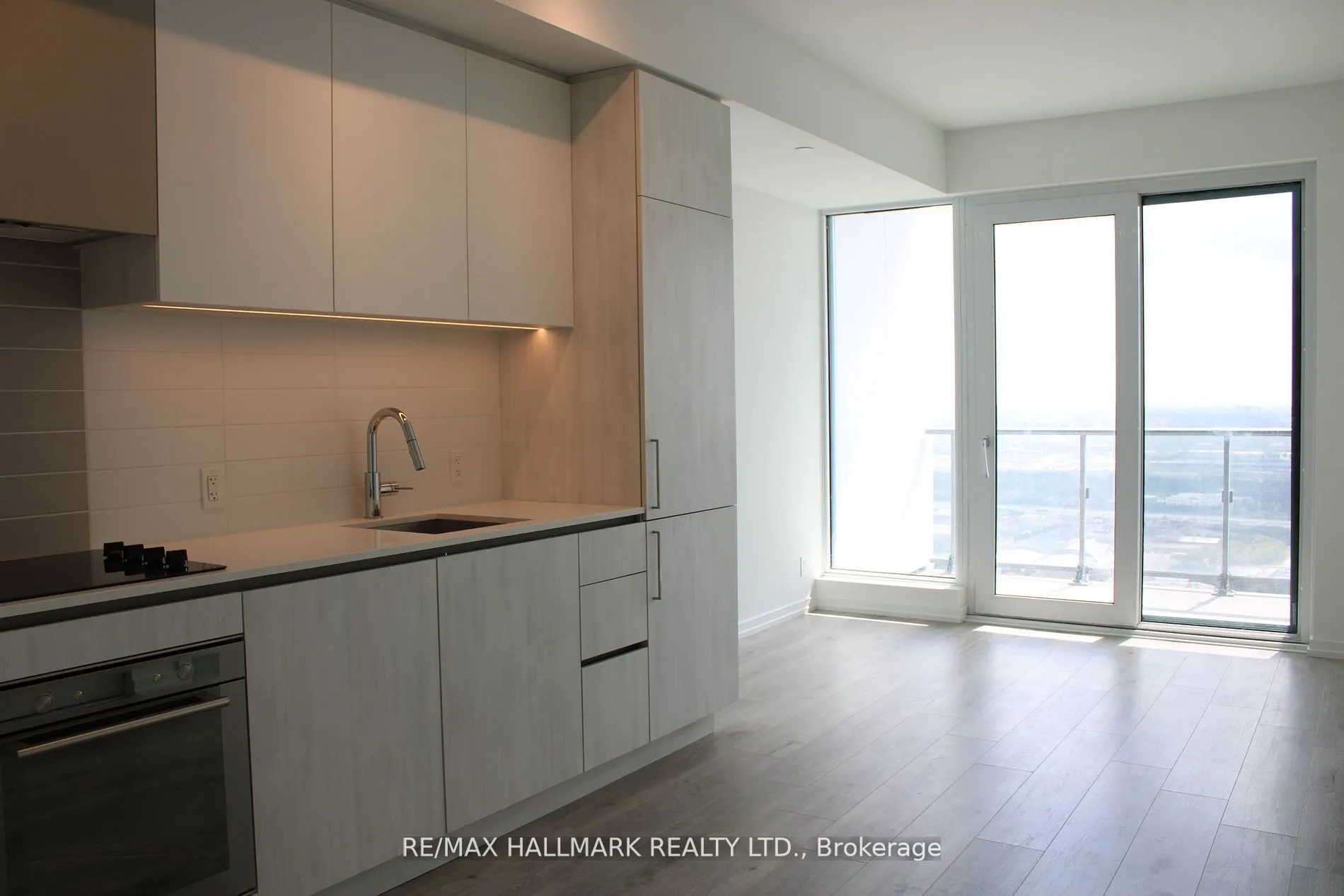 1000 portage Parkway, #5008