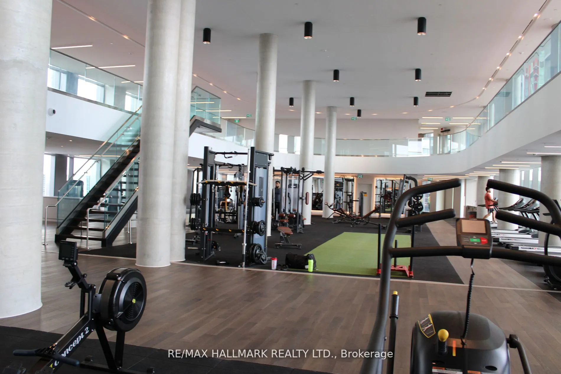 1000 portage Parkway, #5008