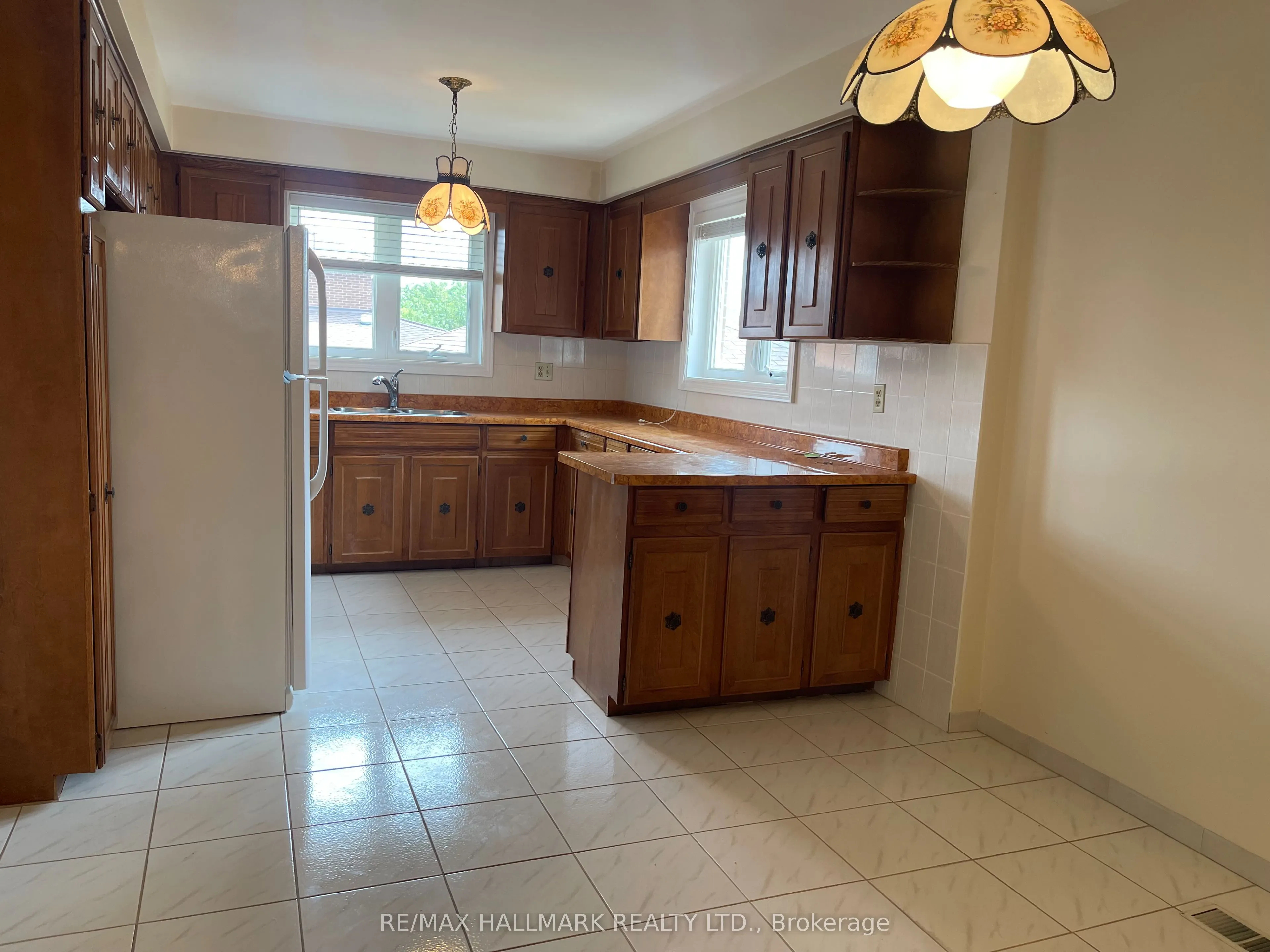 227 Elgin Mills(MAIN FLOOR) Road W